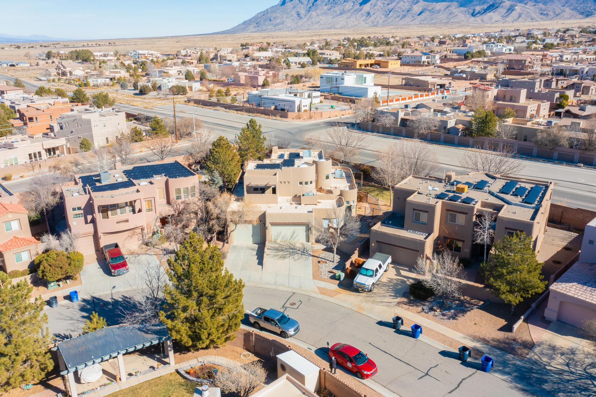 9216 AUTUMN ROSE Drive NE