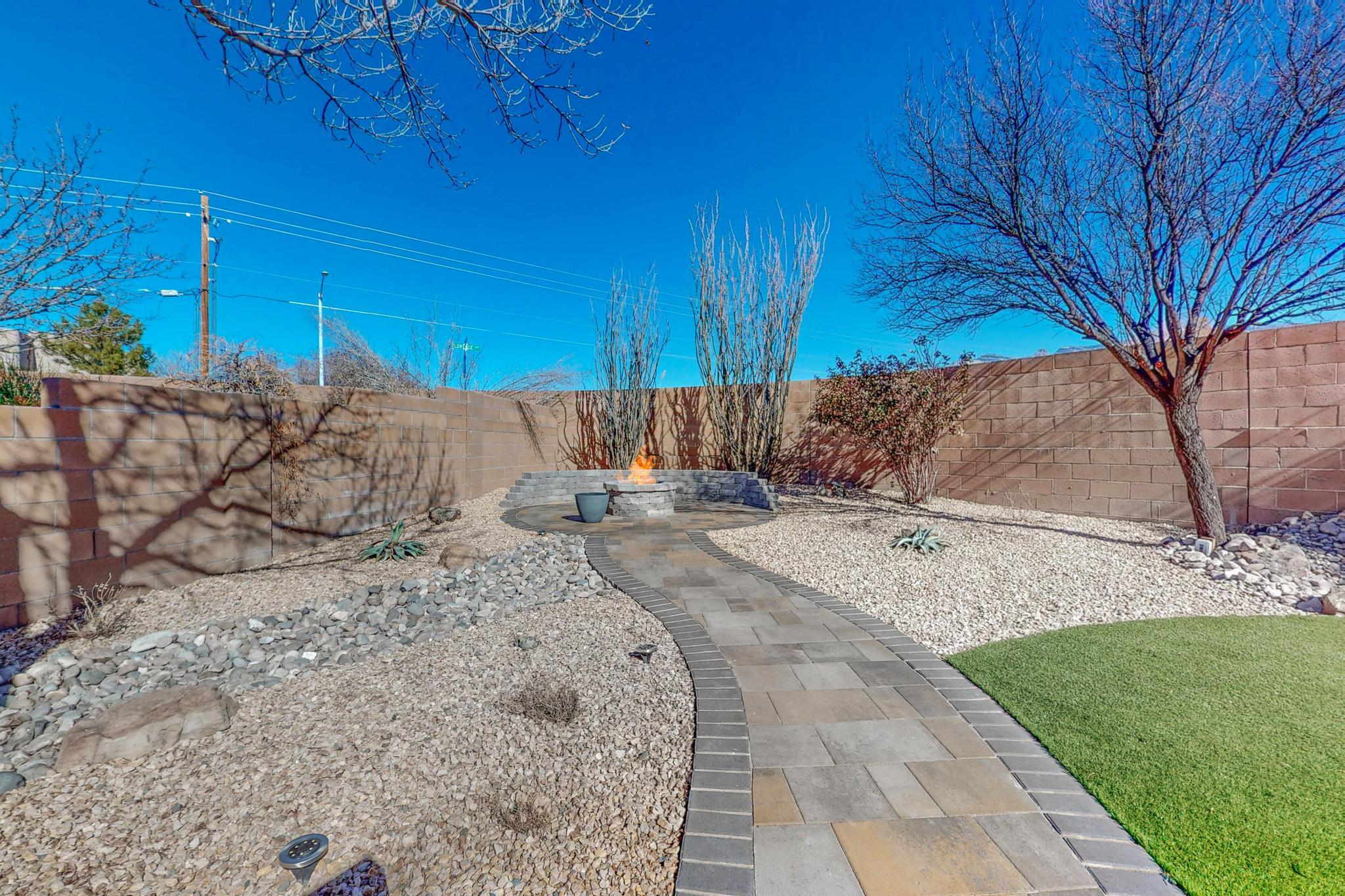 9216 AUTUMN ROSE Drive NE