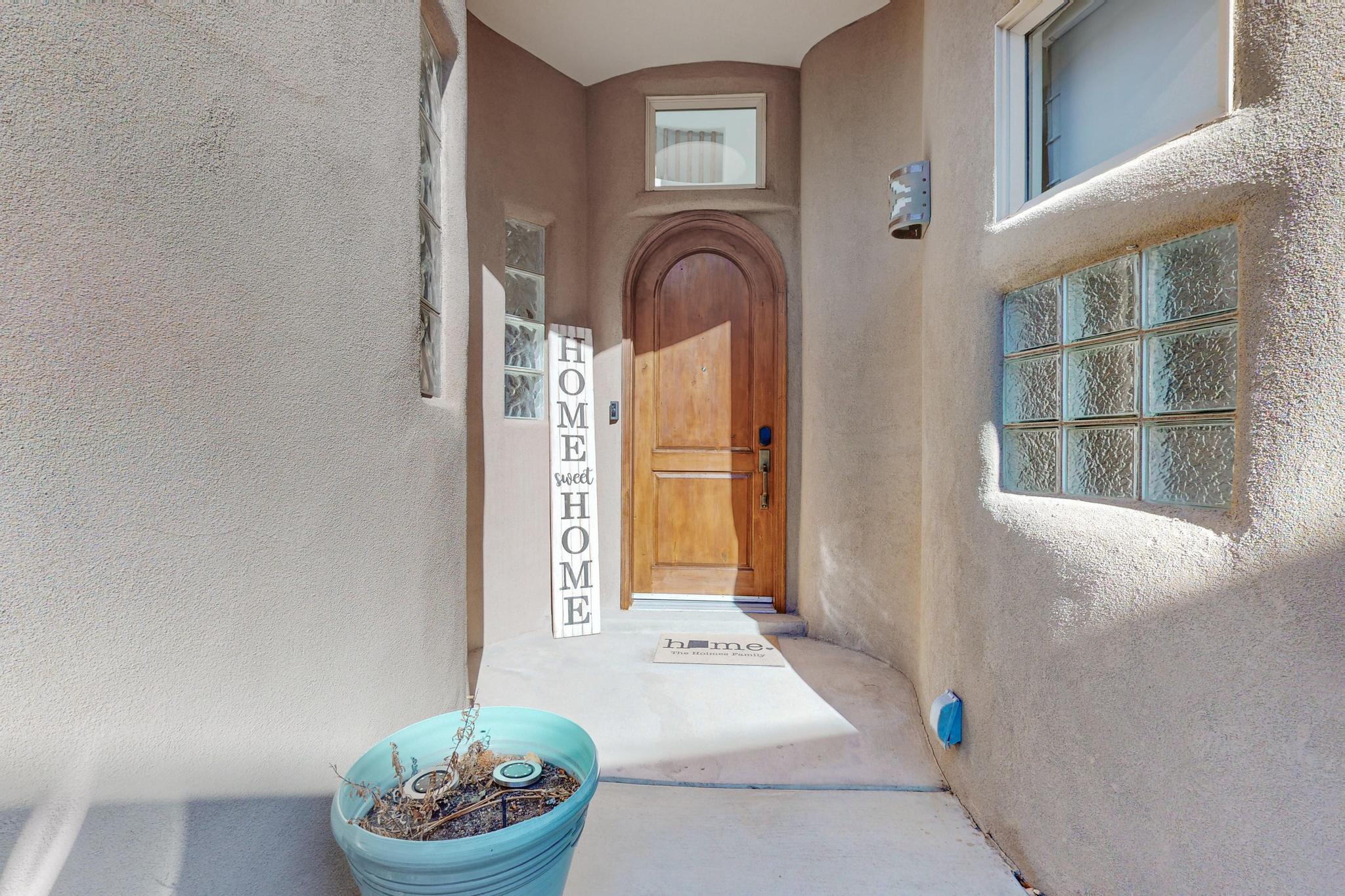 9216 AUTUMN ROSE Drive NE