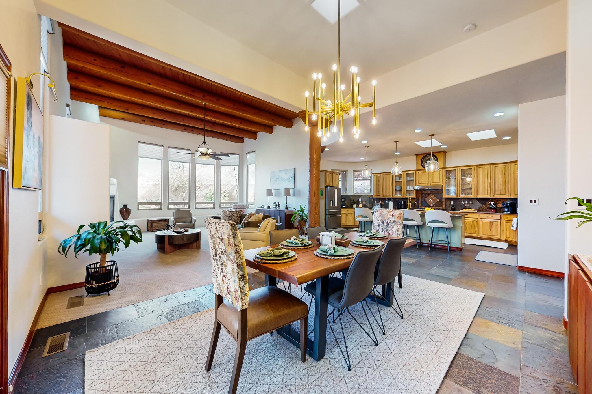 9216 AUTUMN ROSE Drive NE