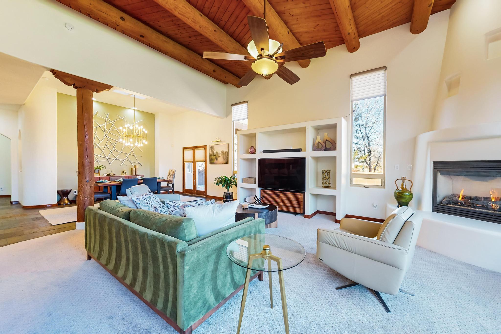 9216 AUTUMN ROSE Drive NE