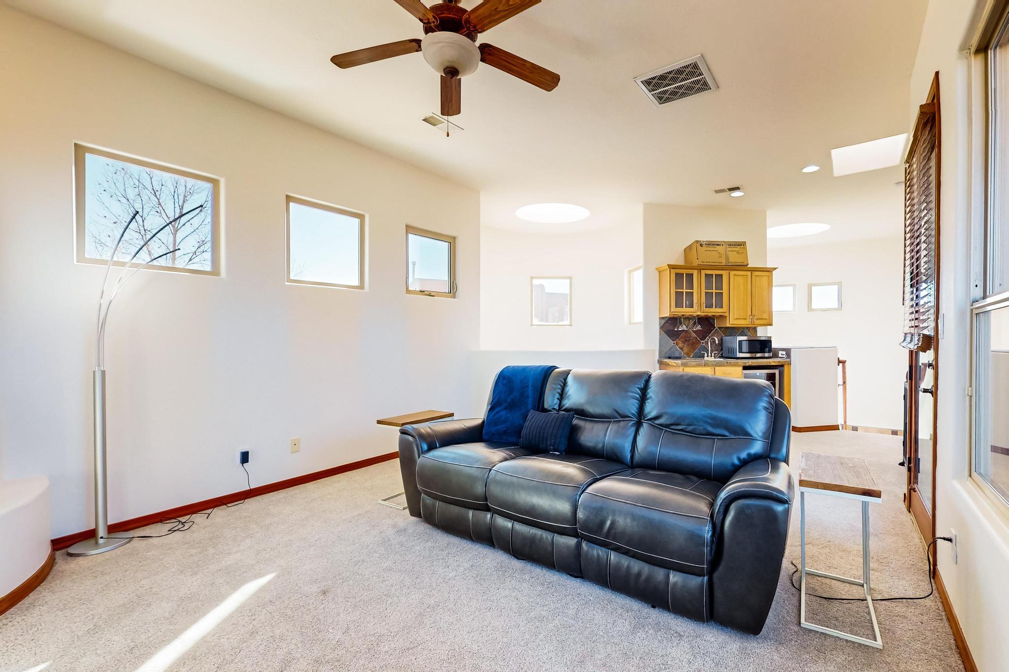 9216 AUTUMN ROSE Drive NE