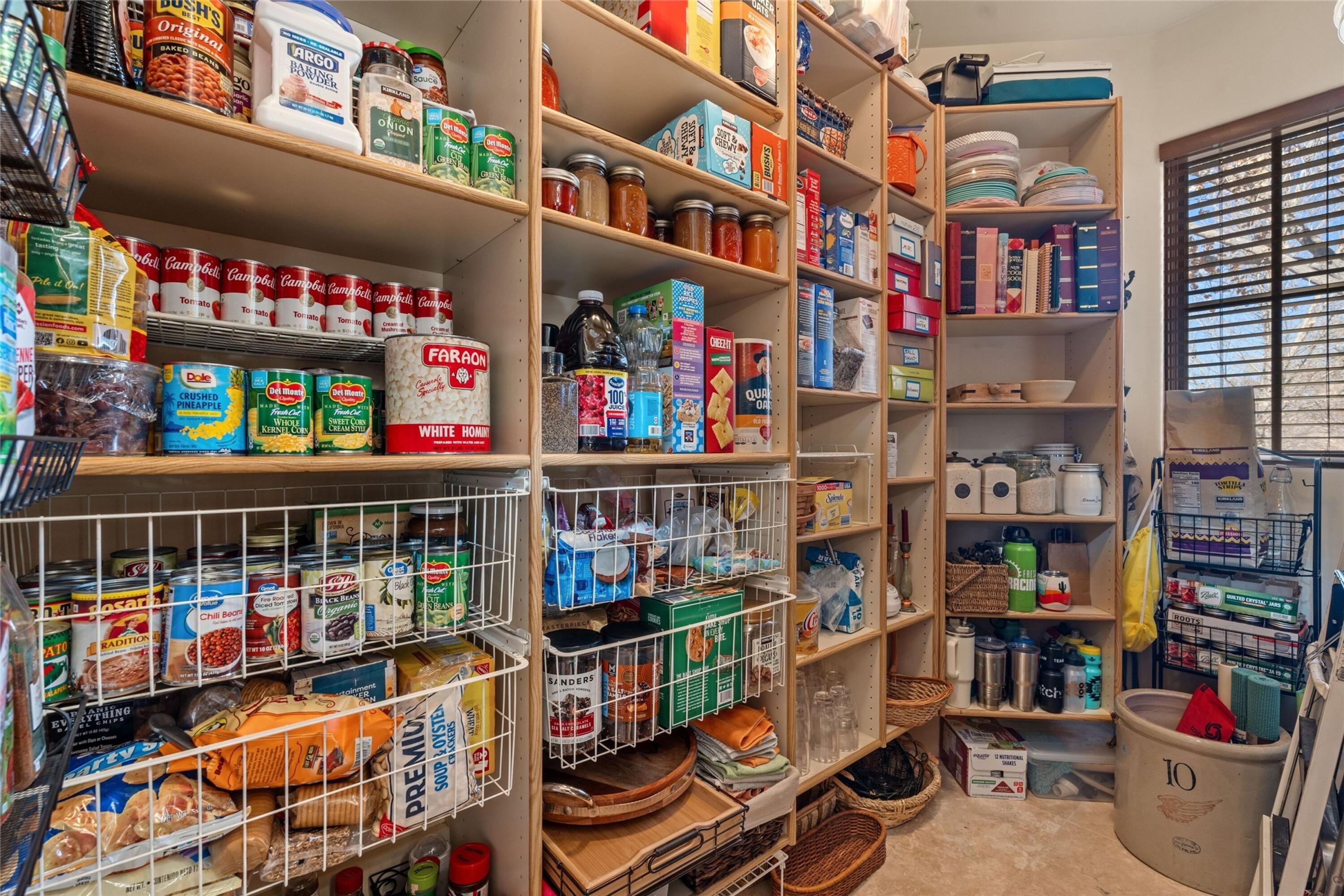 921 CAMINO VISTA RIO