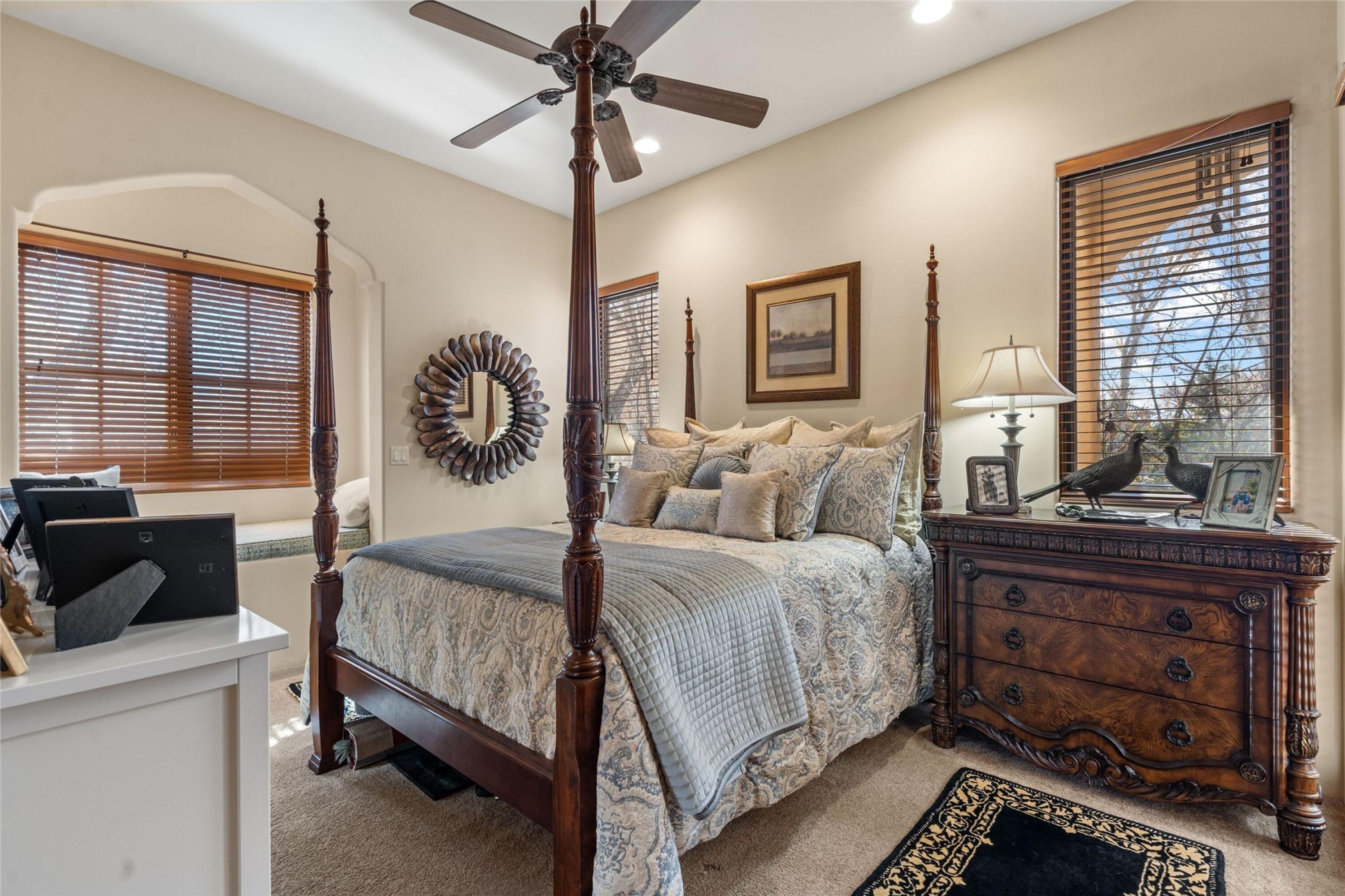 921 CAMINO VISTA RIO