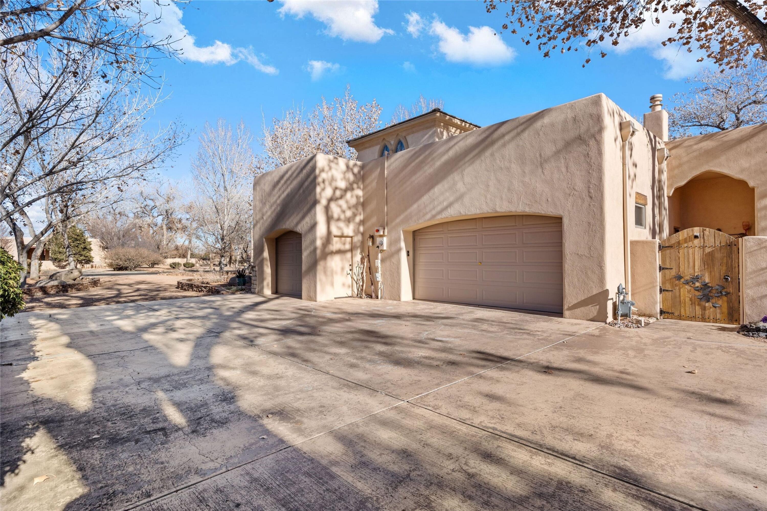 921 CAMINO VISTA RIO