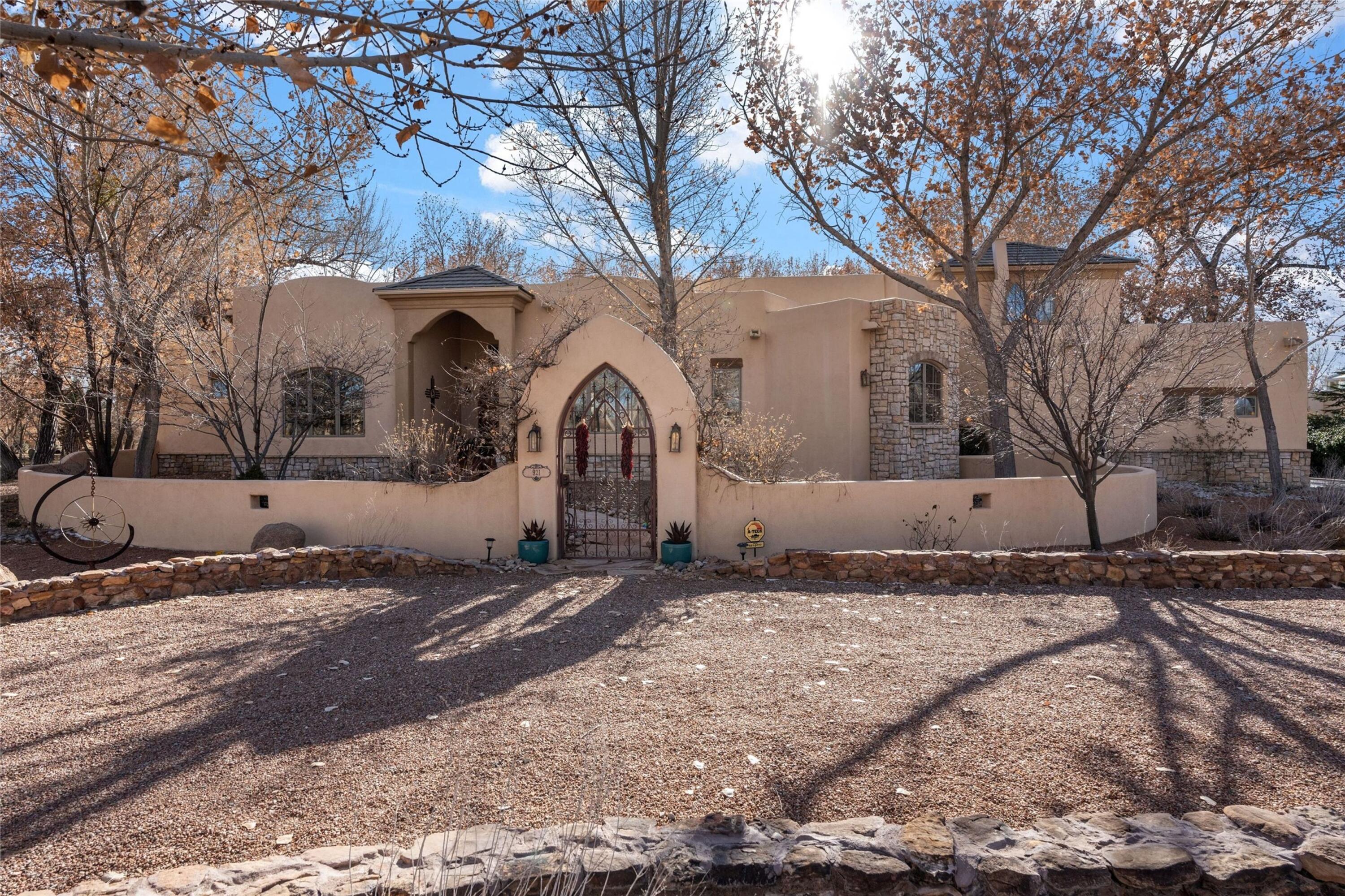 921 CAMINO VISTA RIO