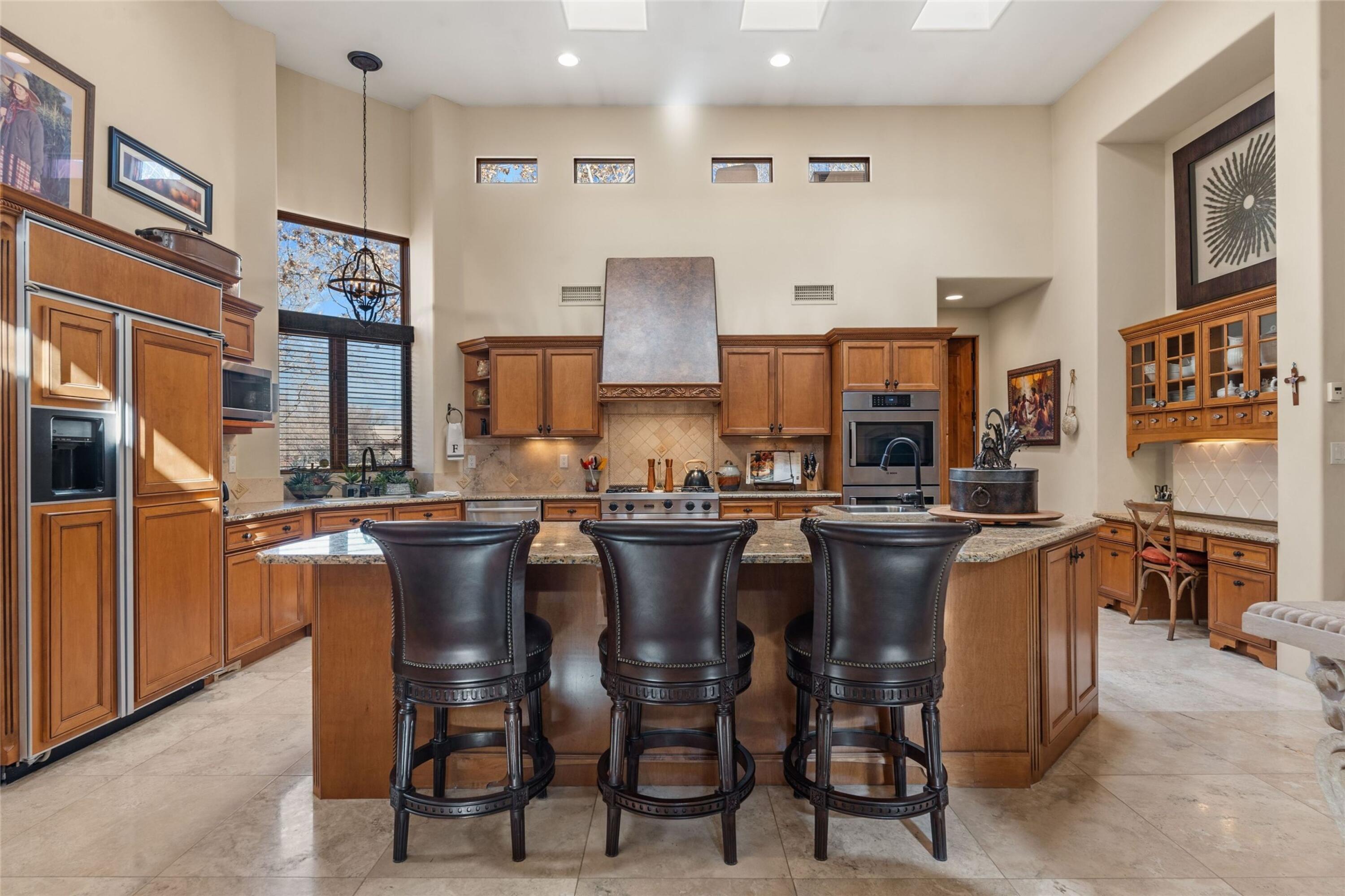 921 CAMINO VISTA RIO