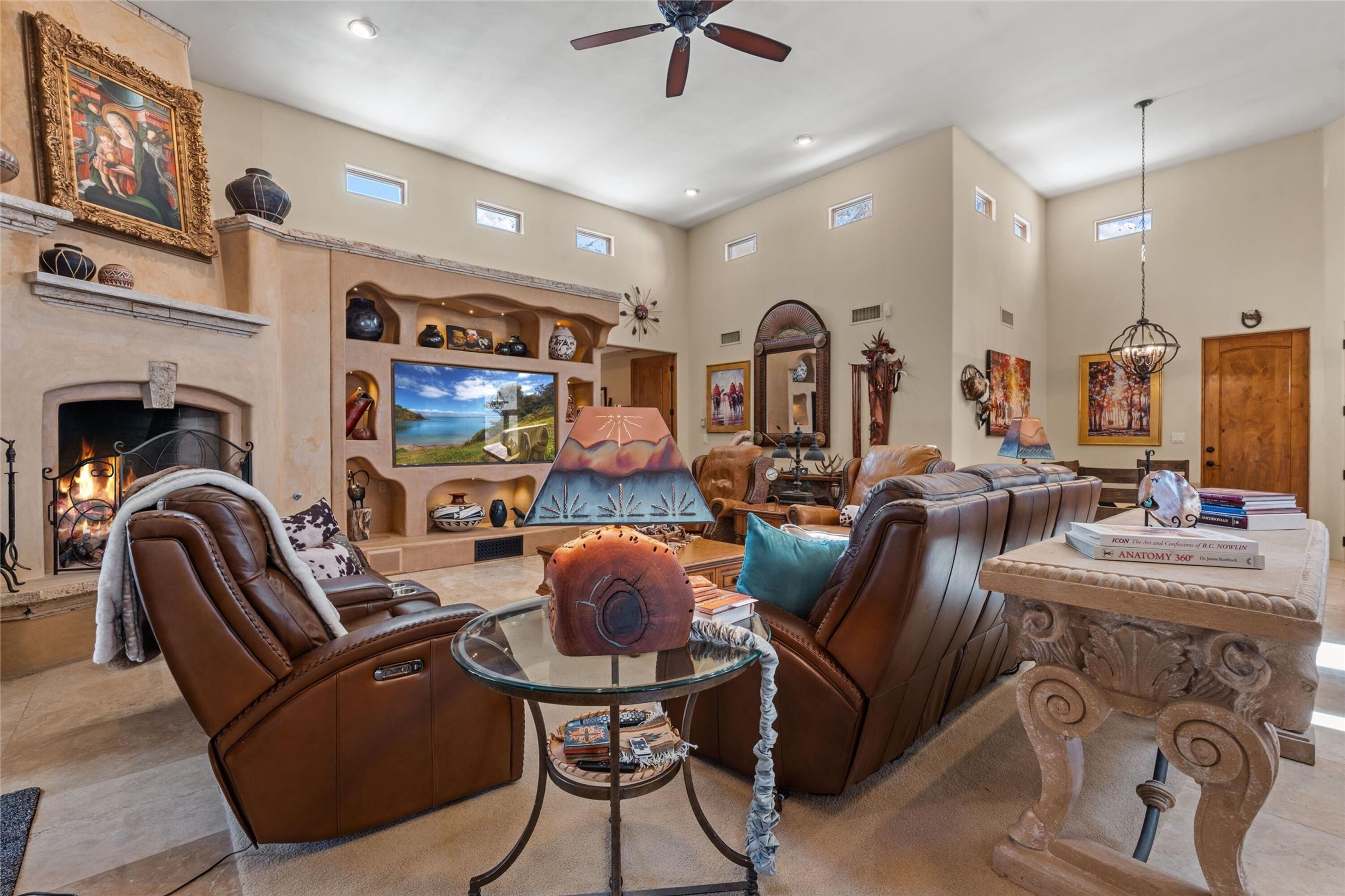 921 CAMINO VISTA RIO