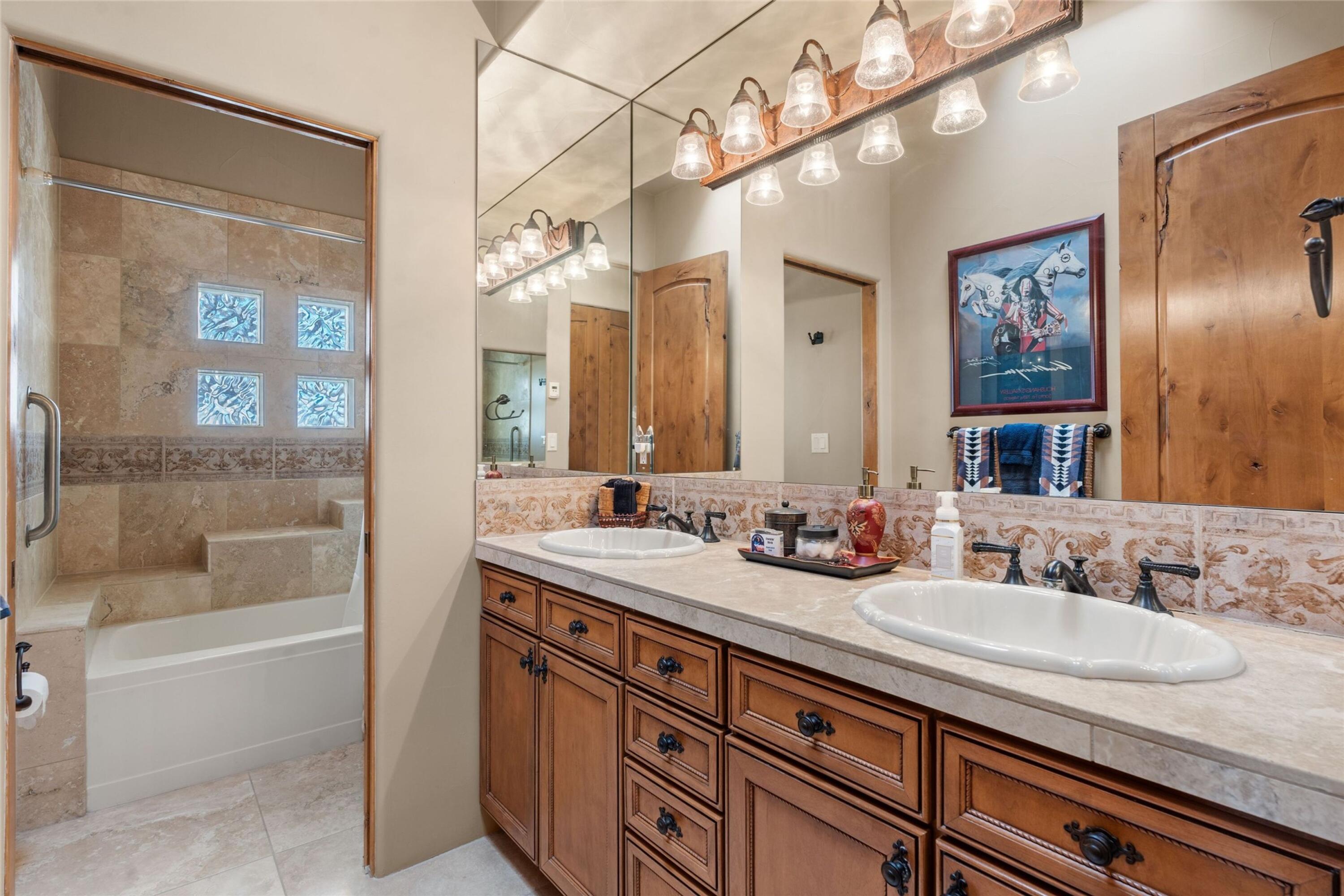 921 CAMINO VISTA RIO