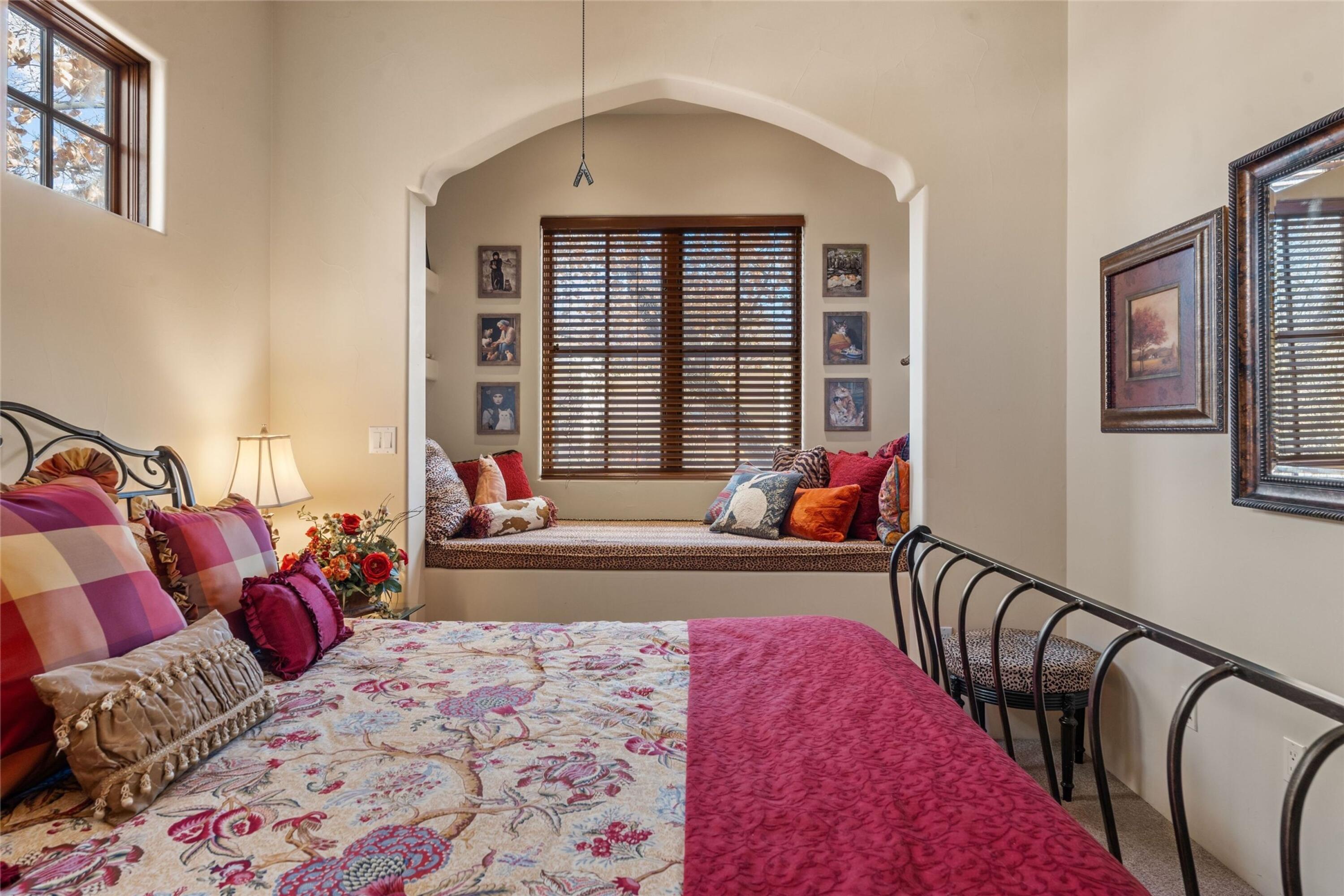 921 CAMINO VISTA RIO