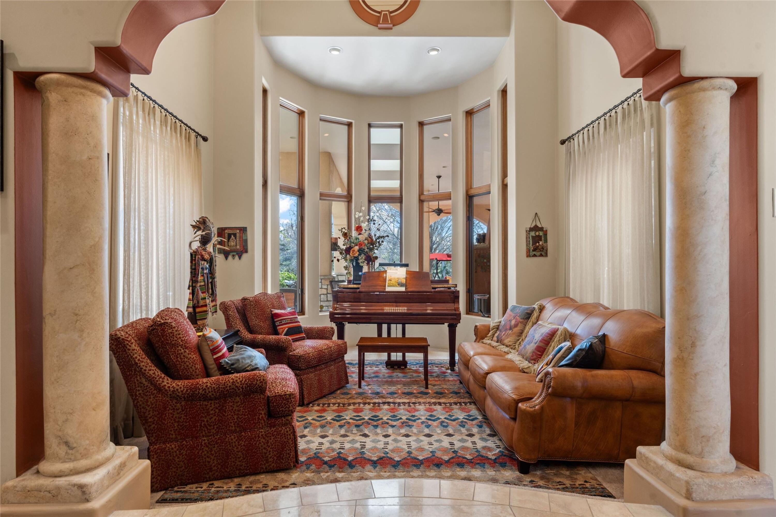 921 CAMINO VISTA RIO