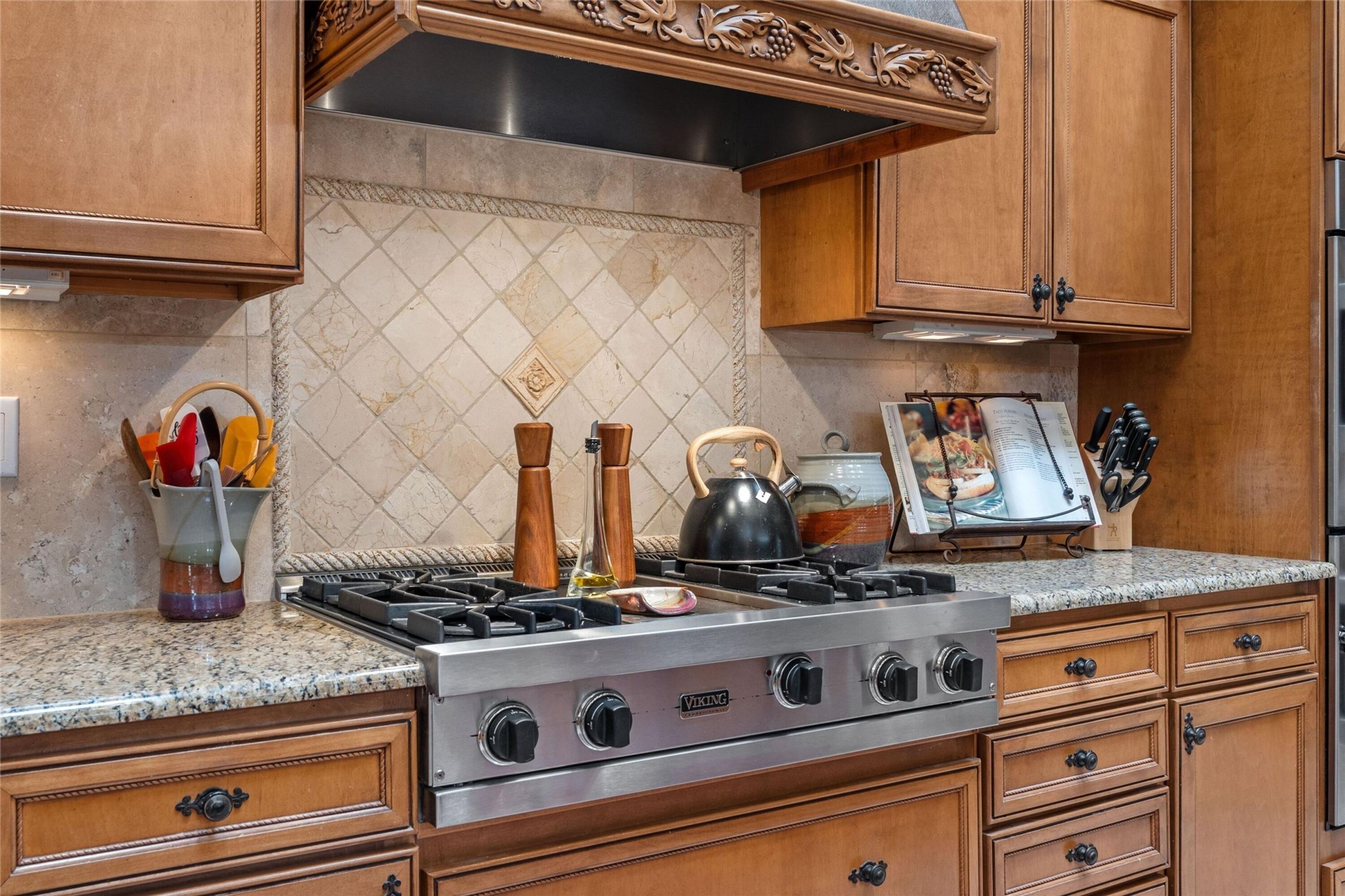 921 CAMINO VISTA RIO