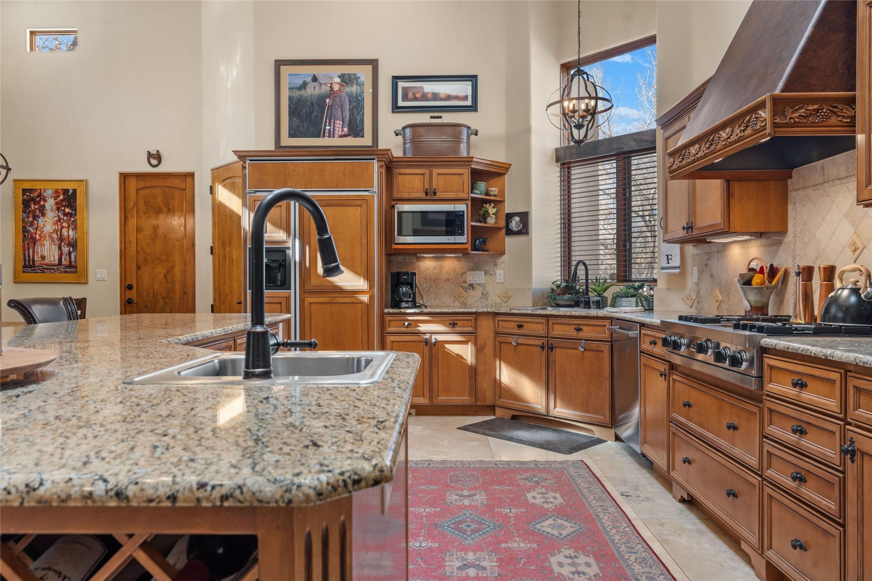 921 CAMINO VISTA RIO