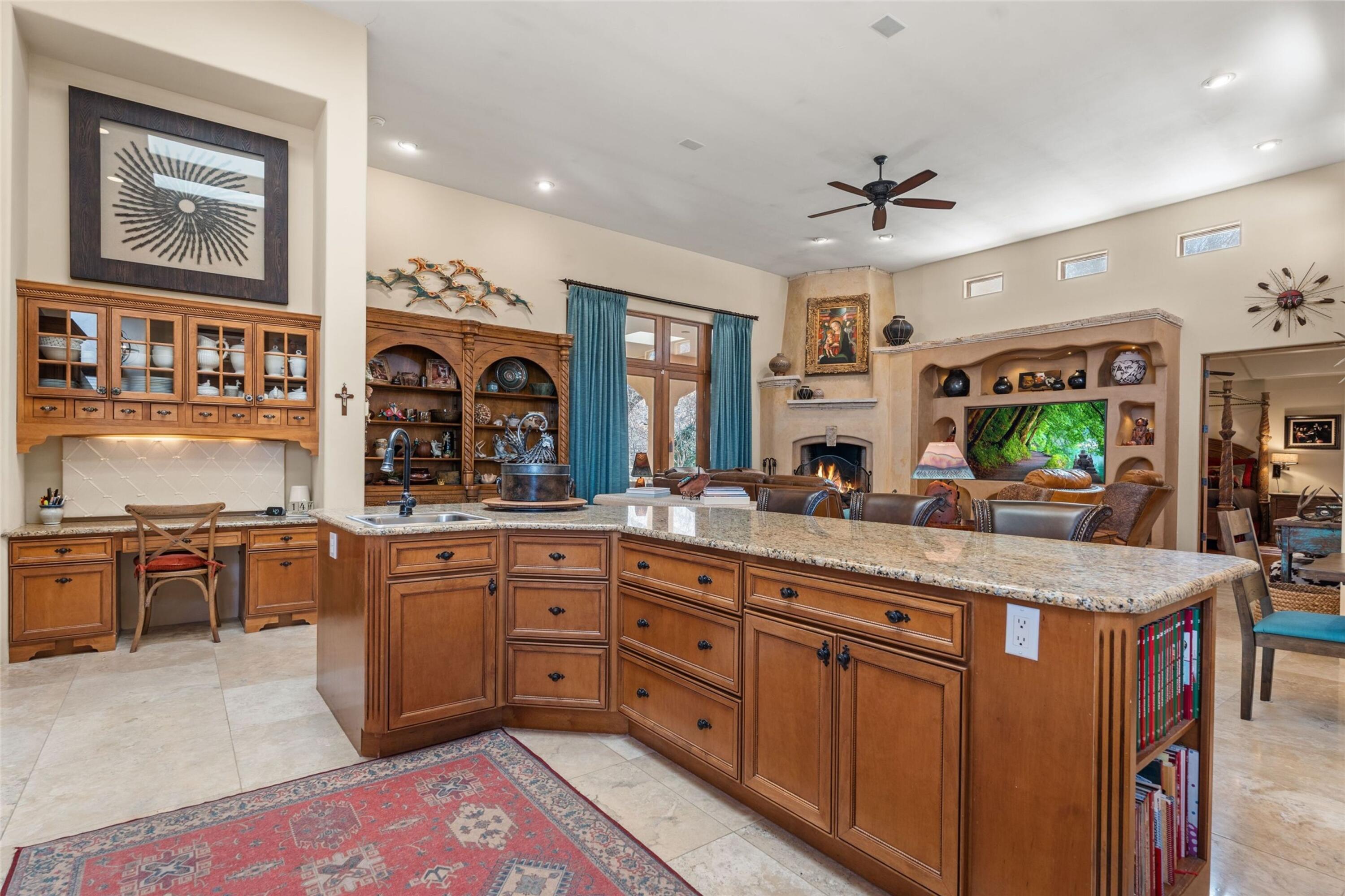 921 CAMINO VISTA RIO