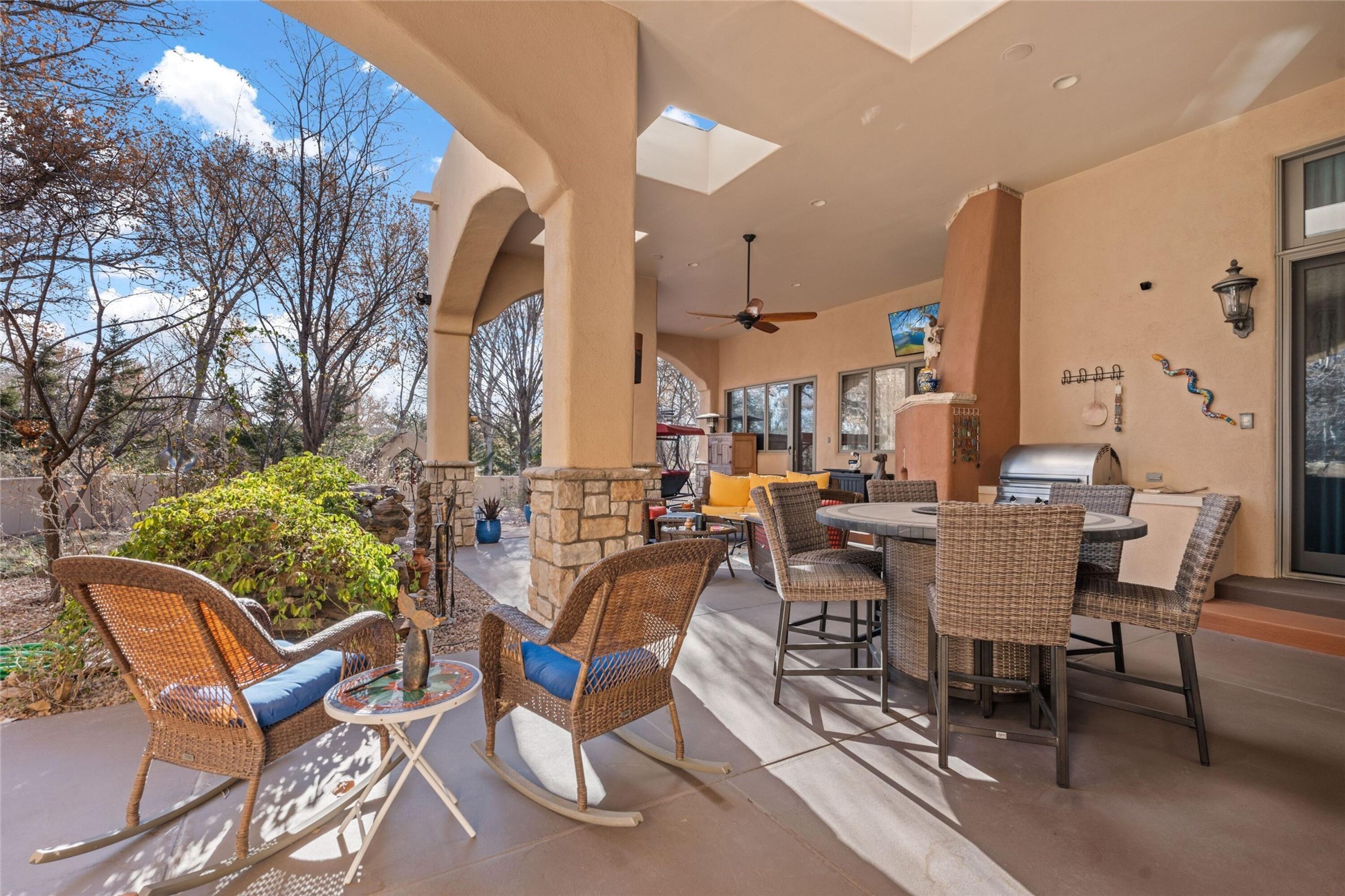 921 CAMINO VISTA RIO