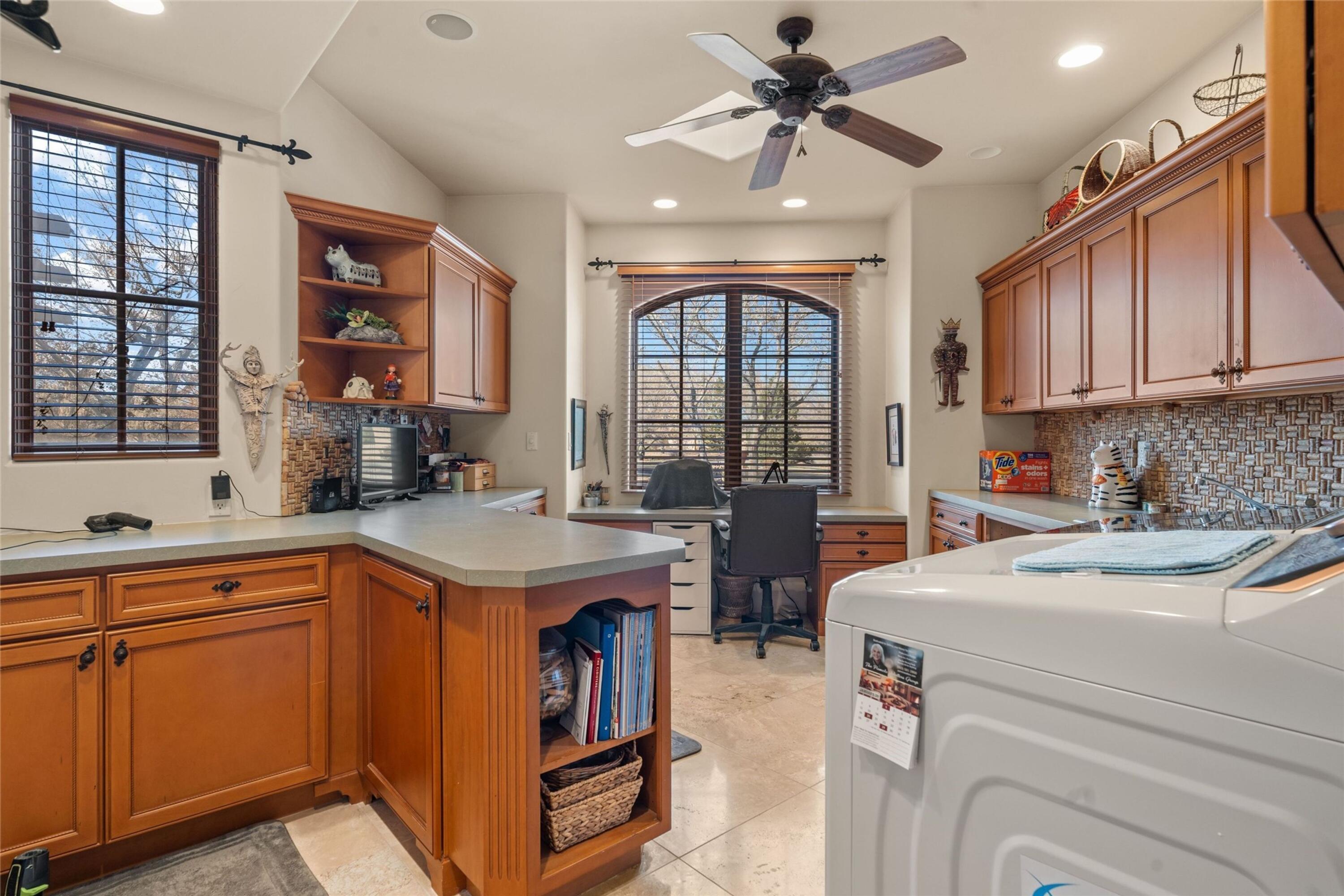 921 CAMINO VISTA RIO