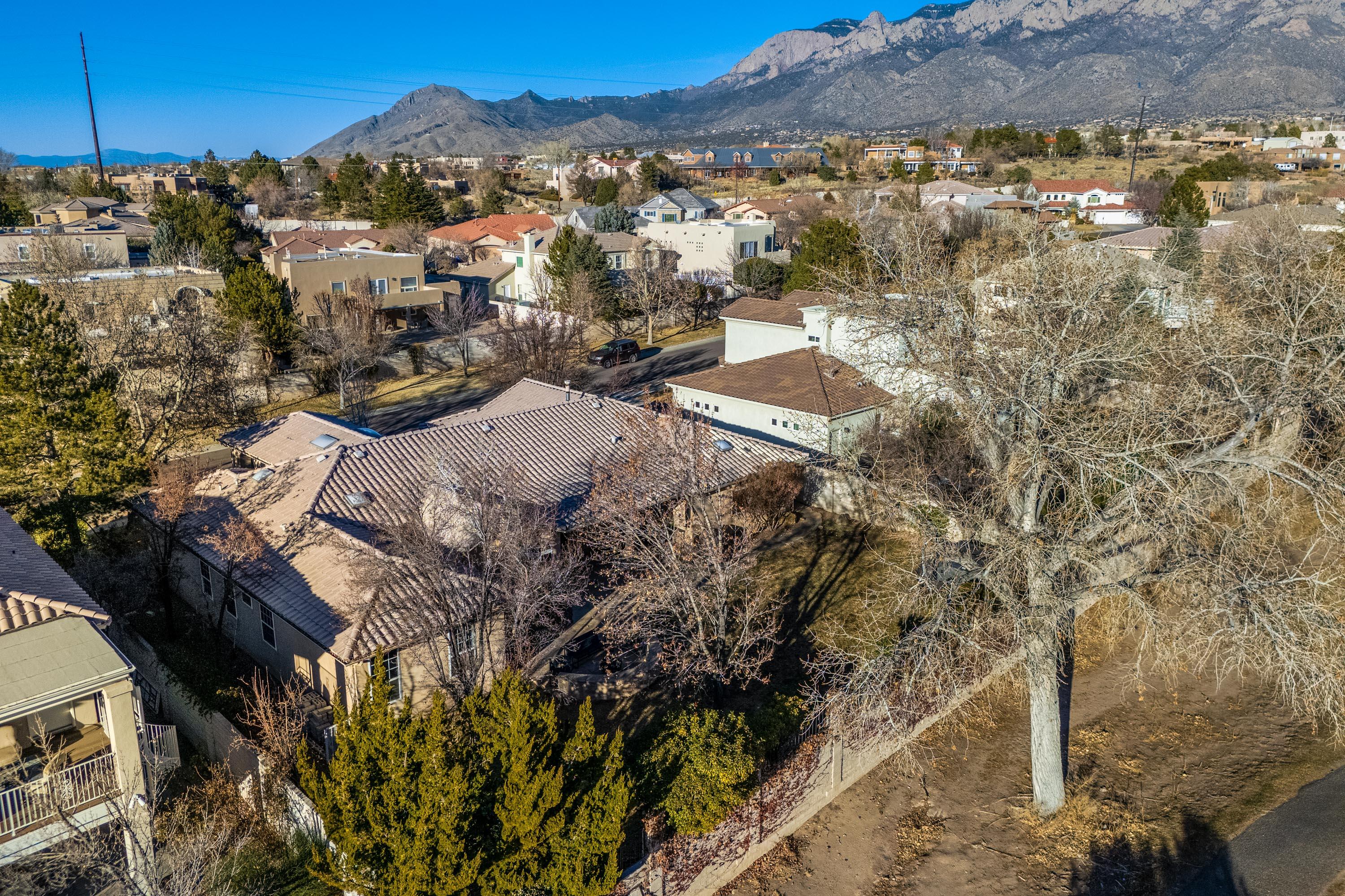 10502 CITY LIGHTS Drive NE