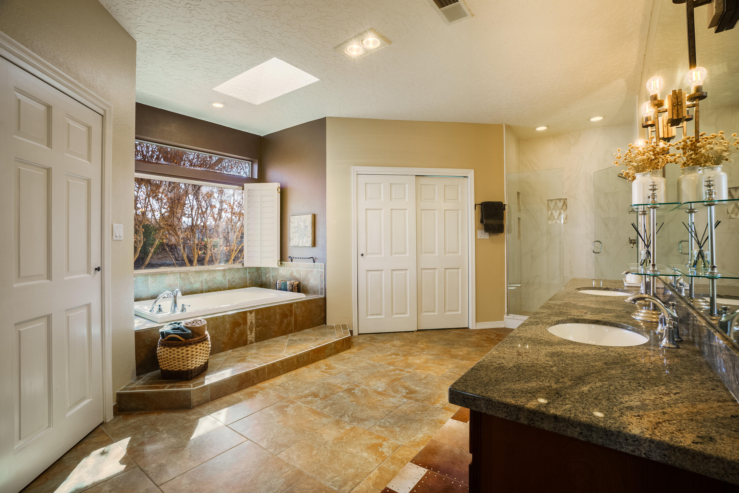 10502 CITY LIGHTS Drive NE