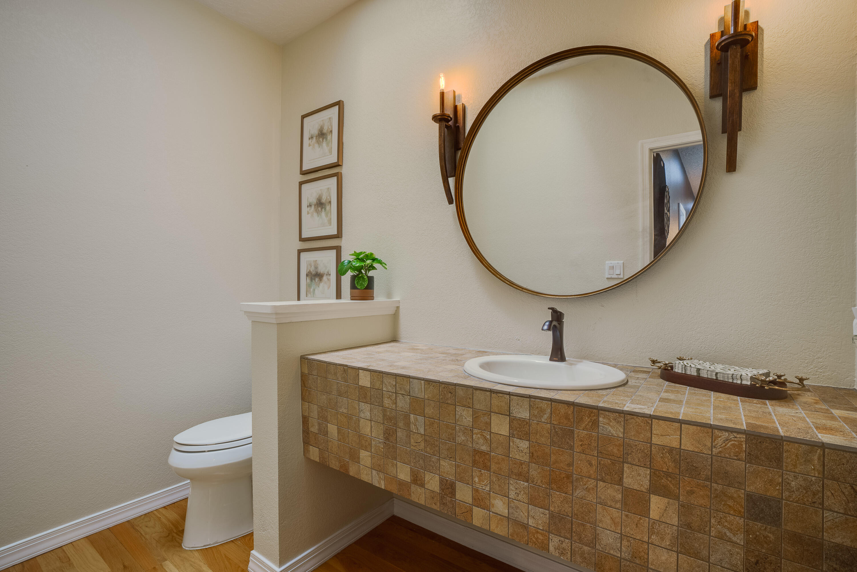 10502 CITY LIGHTS Drive NE