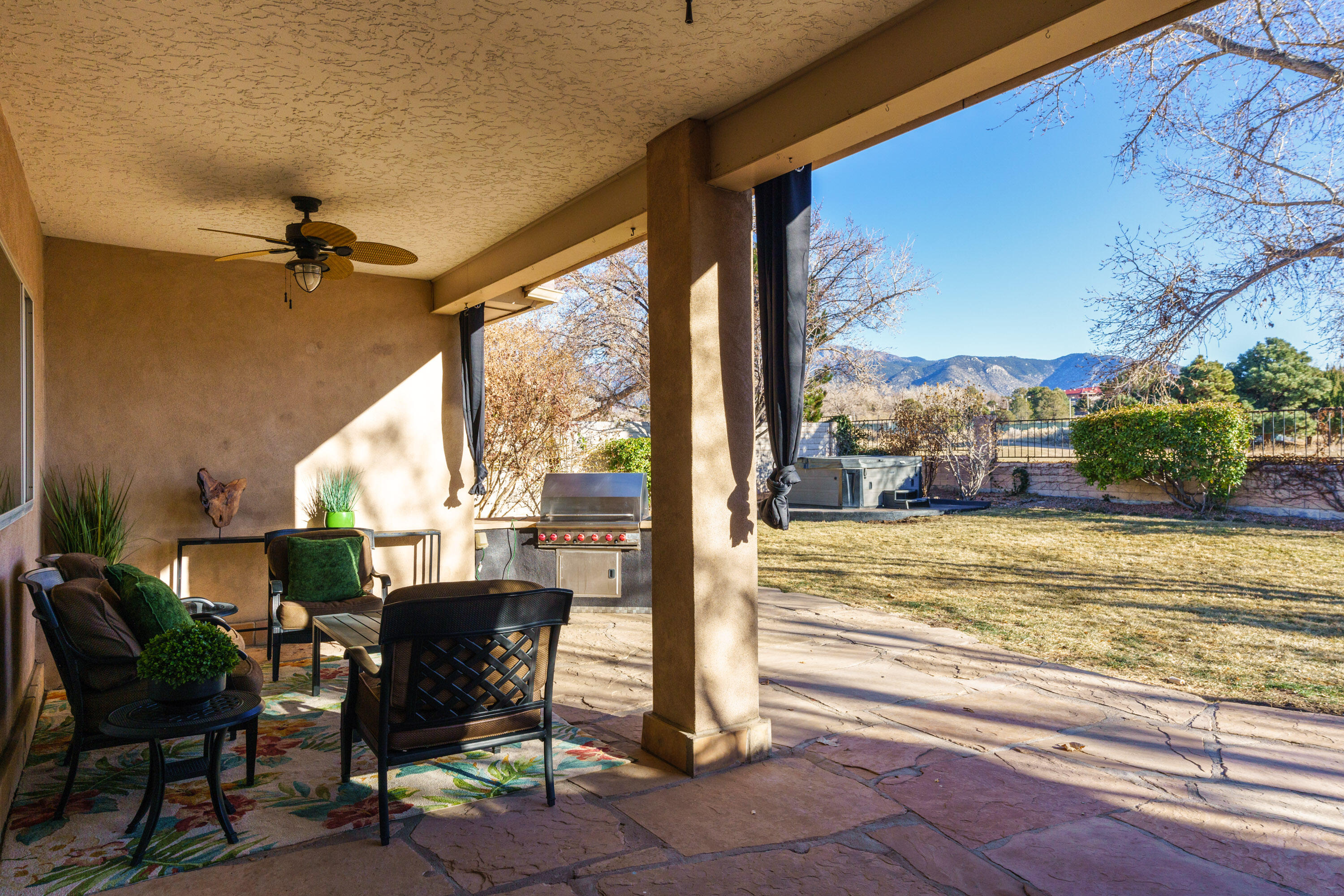 10502 CITY LIGHTS Drive NE