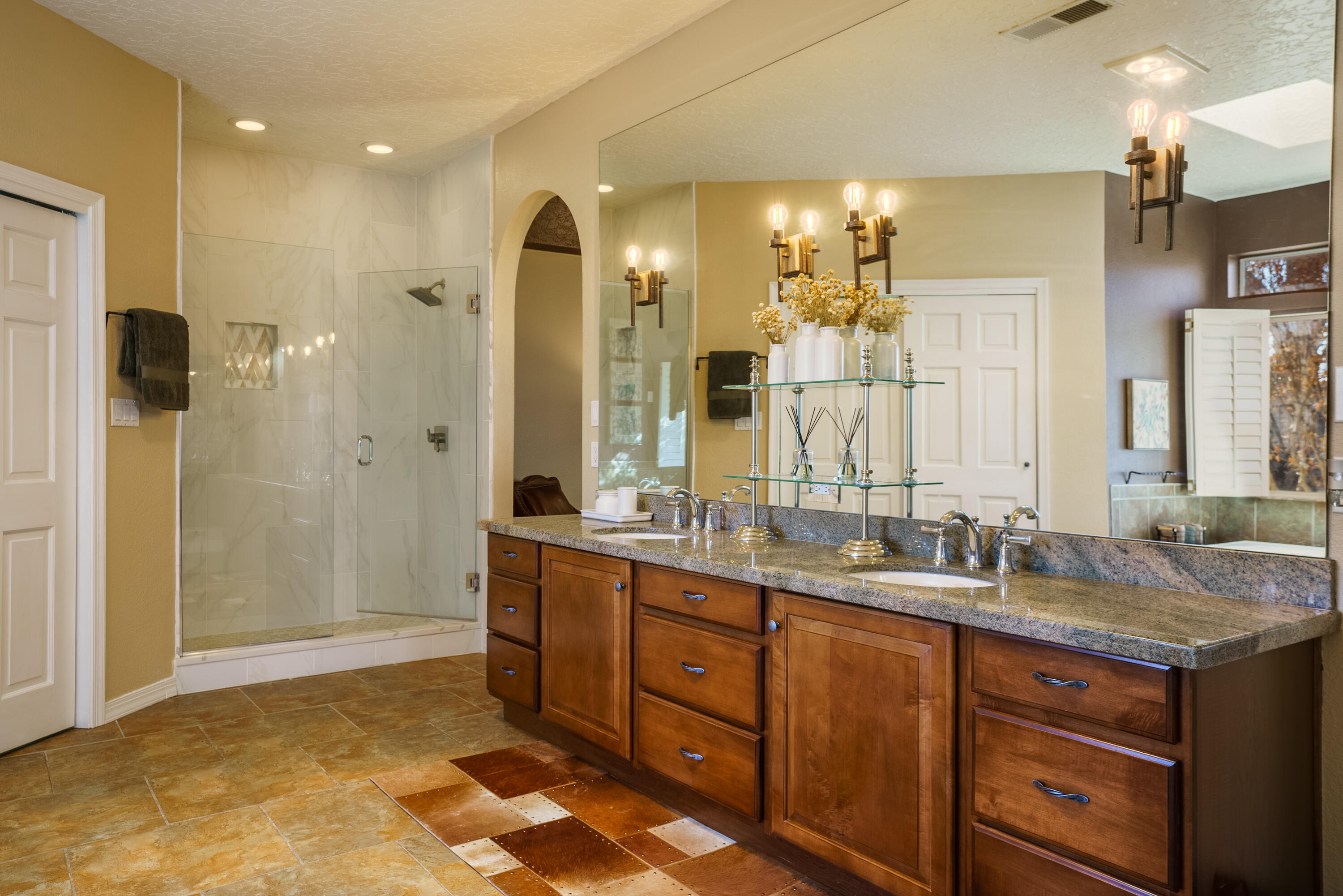 10502 CITY LIGHTS Drive NE