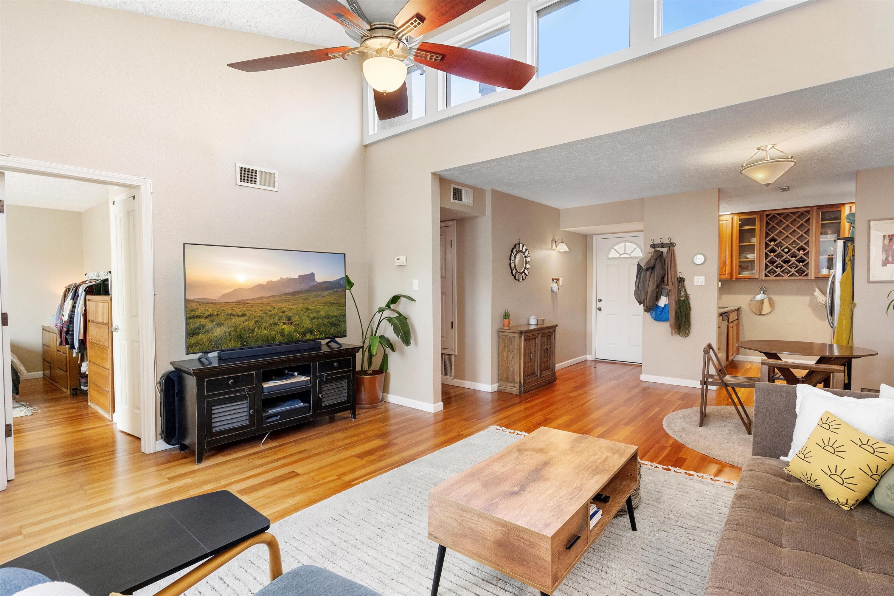 1827 DARTMOUTH Drive NE 208