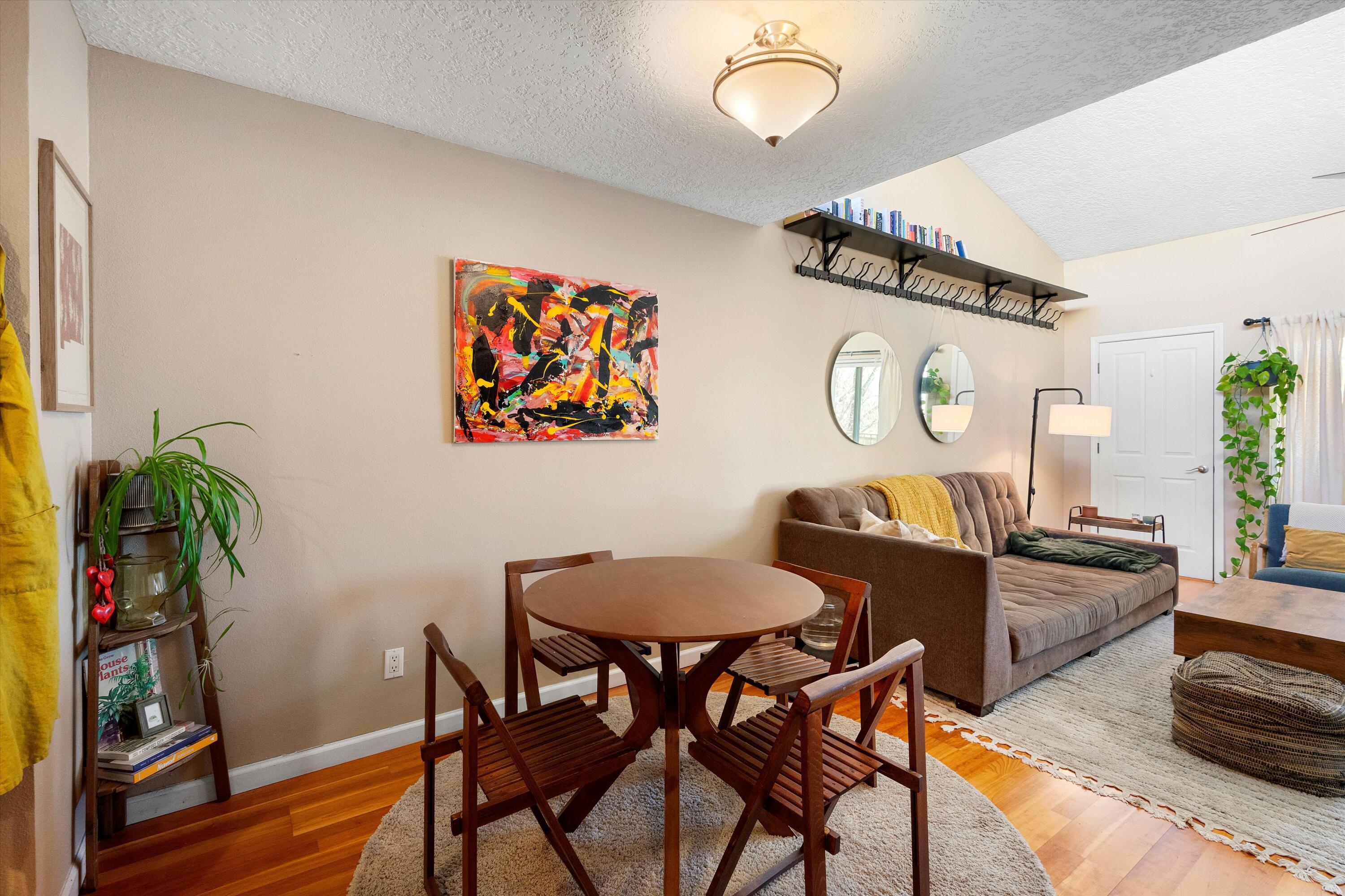 1827 DARTMOUTH Drive NE 208