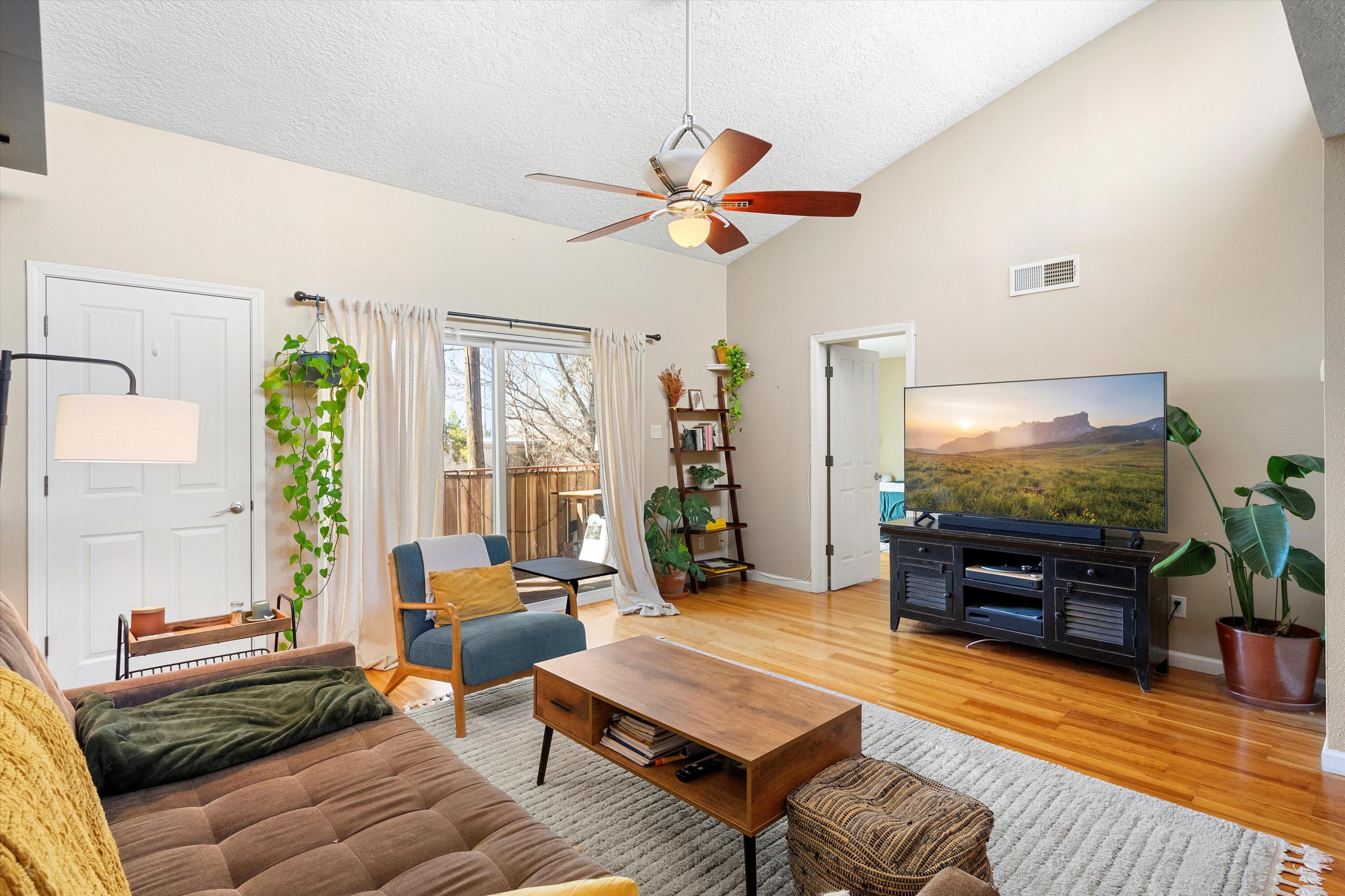 1827 DARTMOUTH Drive NE 208