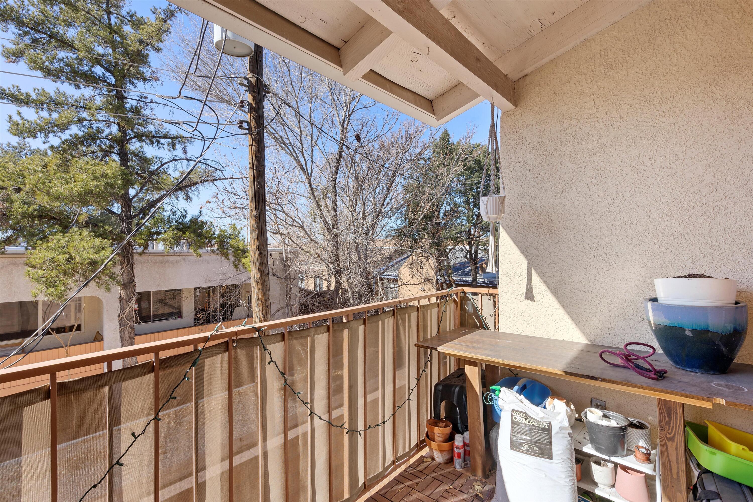 1827 DARTMOUTH Drive NE 208