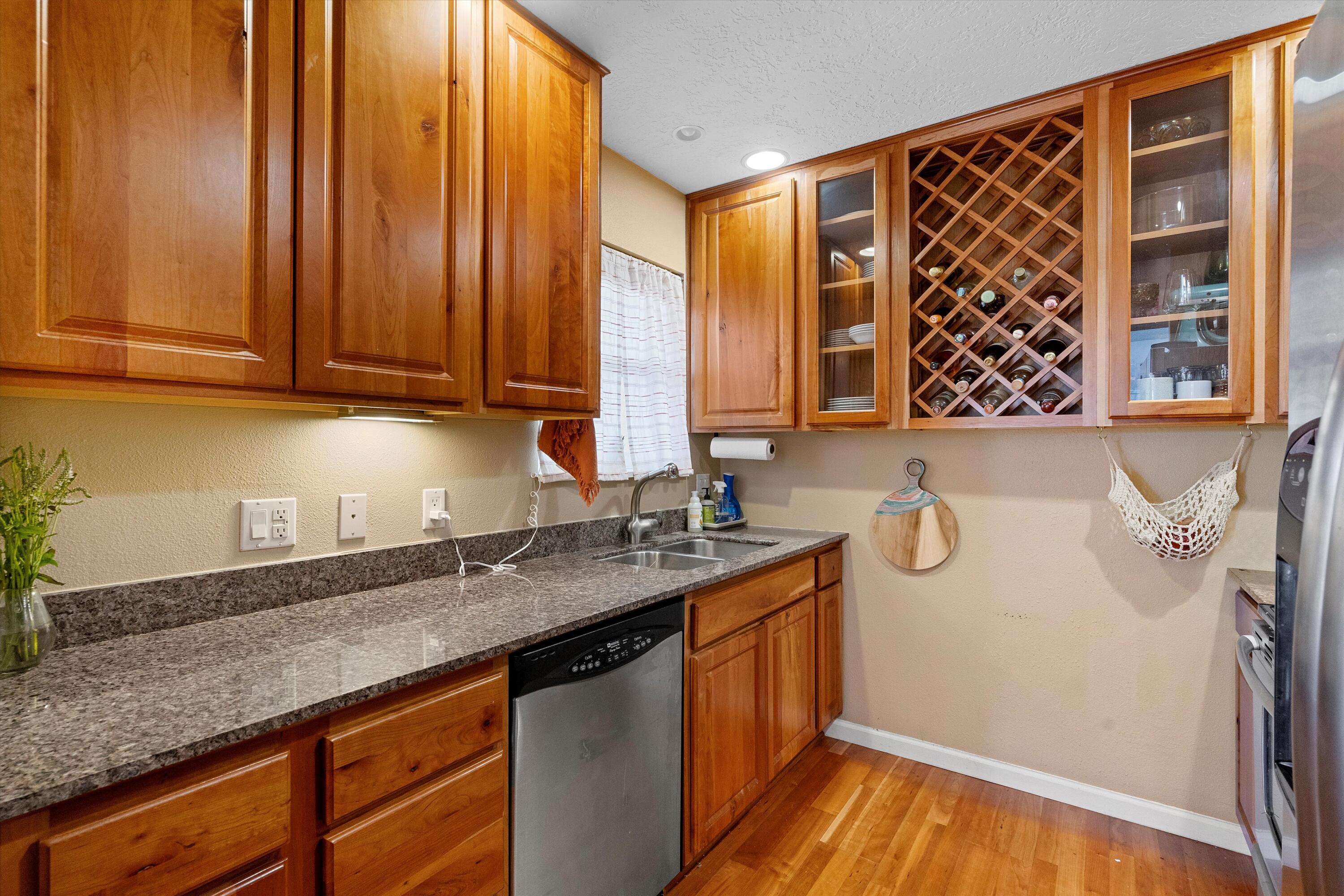 1827 DARTMOUTH Drive NE 208