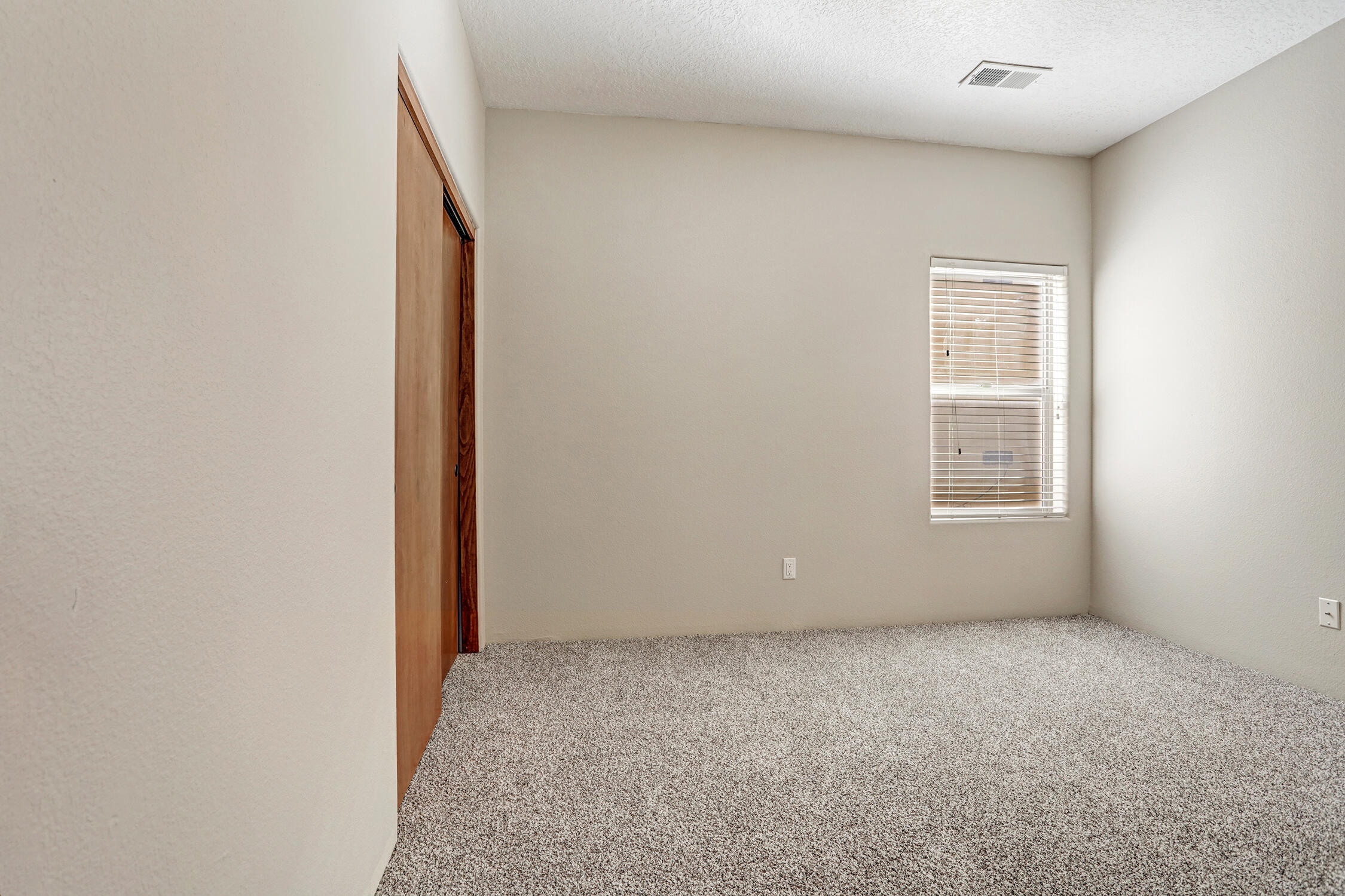 11835 POCONO Road SE