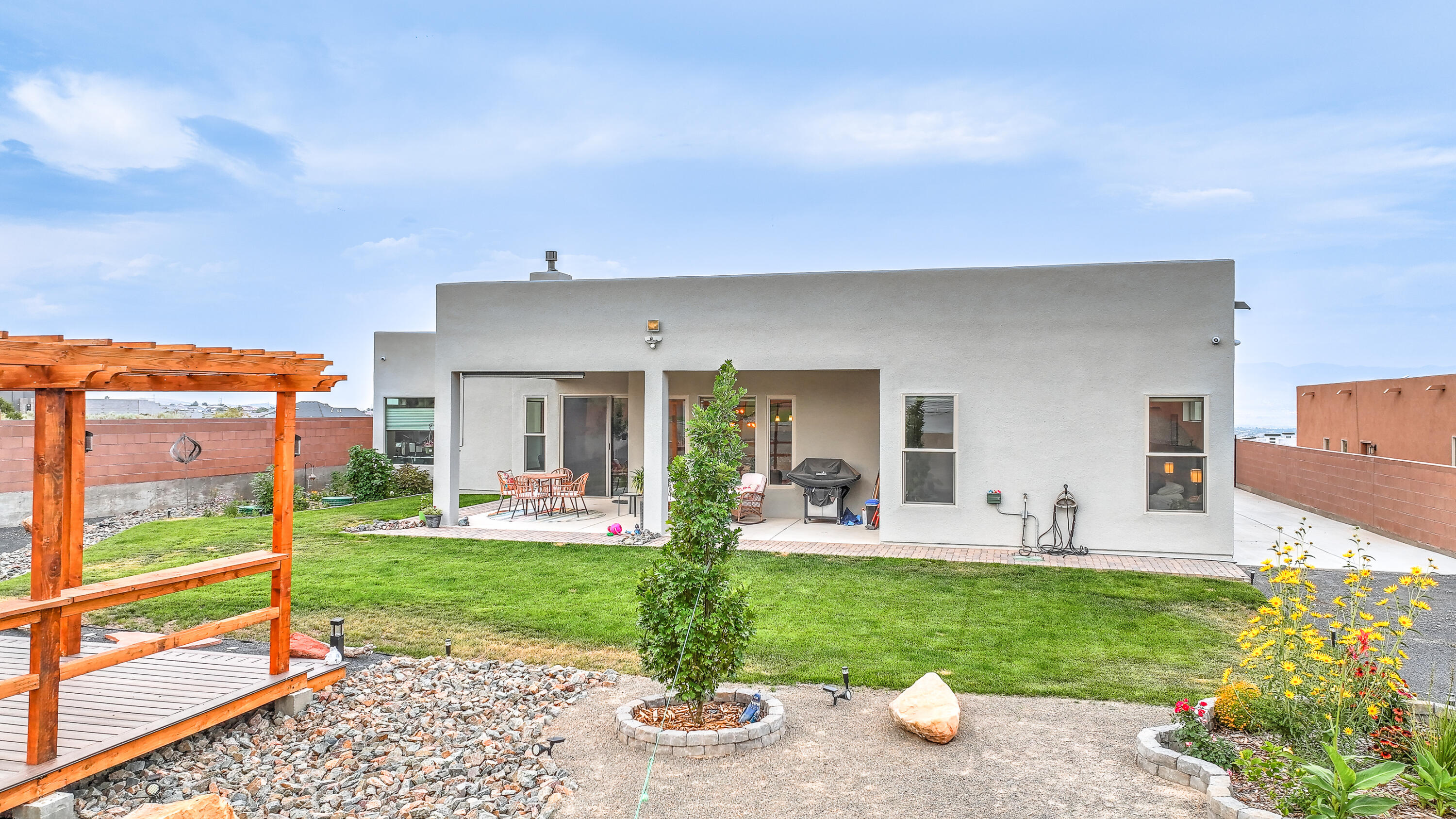1605 AZTEC SUN Court SE