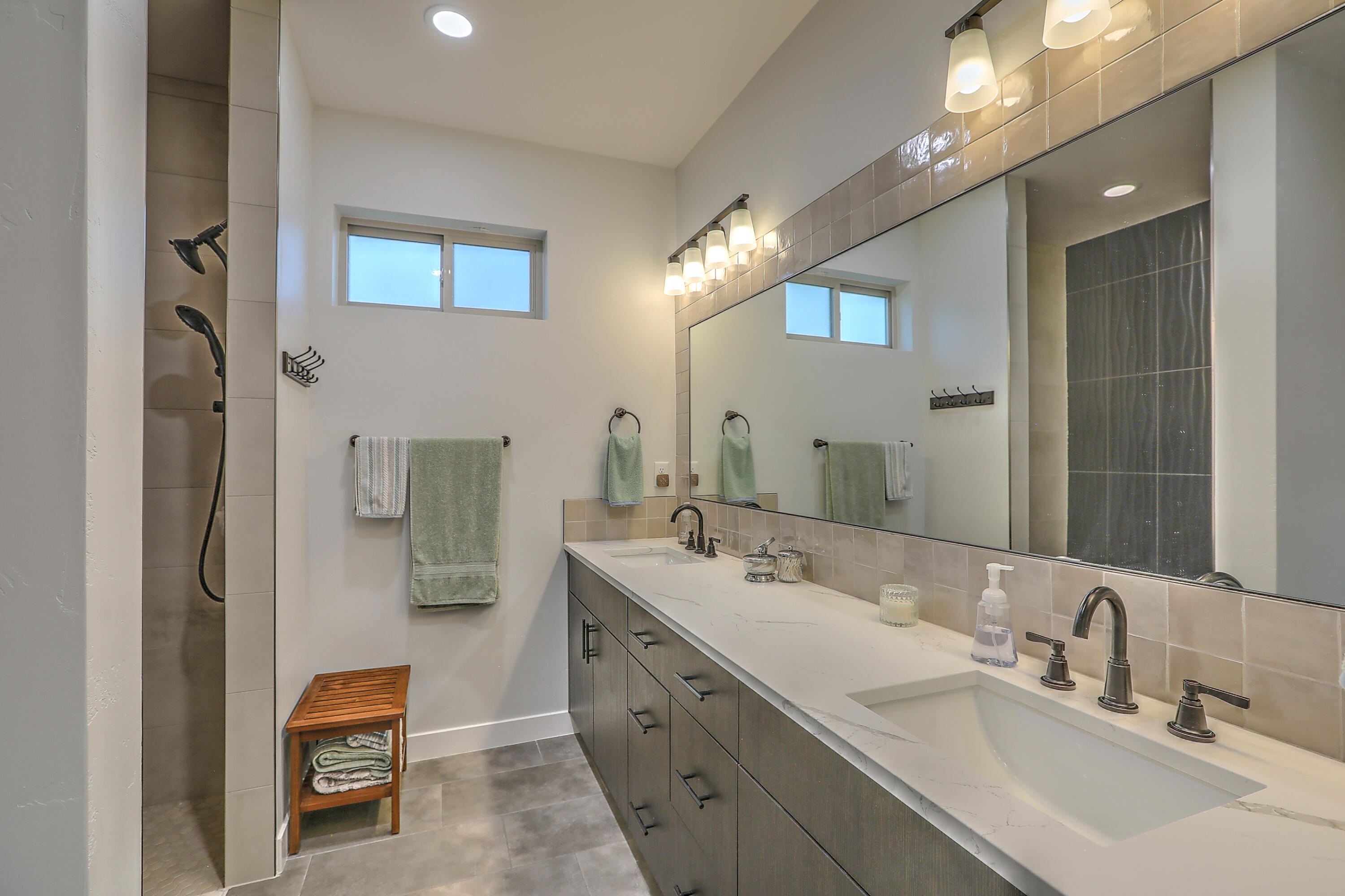 1605 AZTEC SUN Court SE