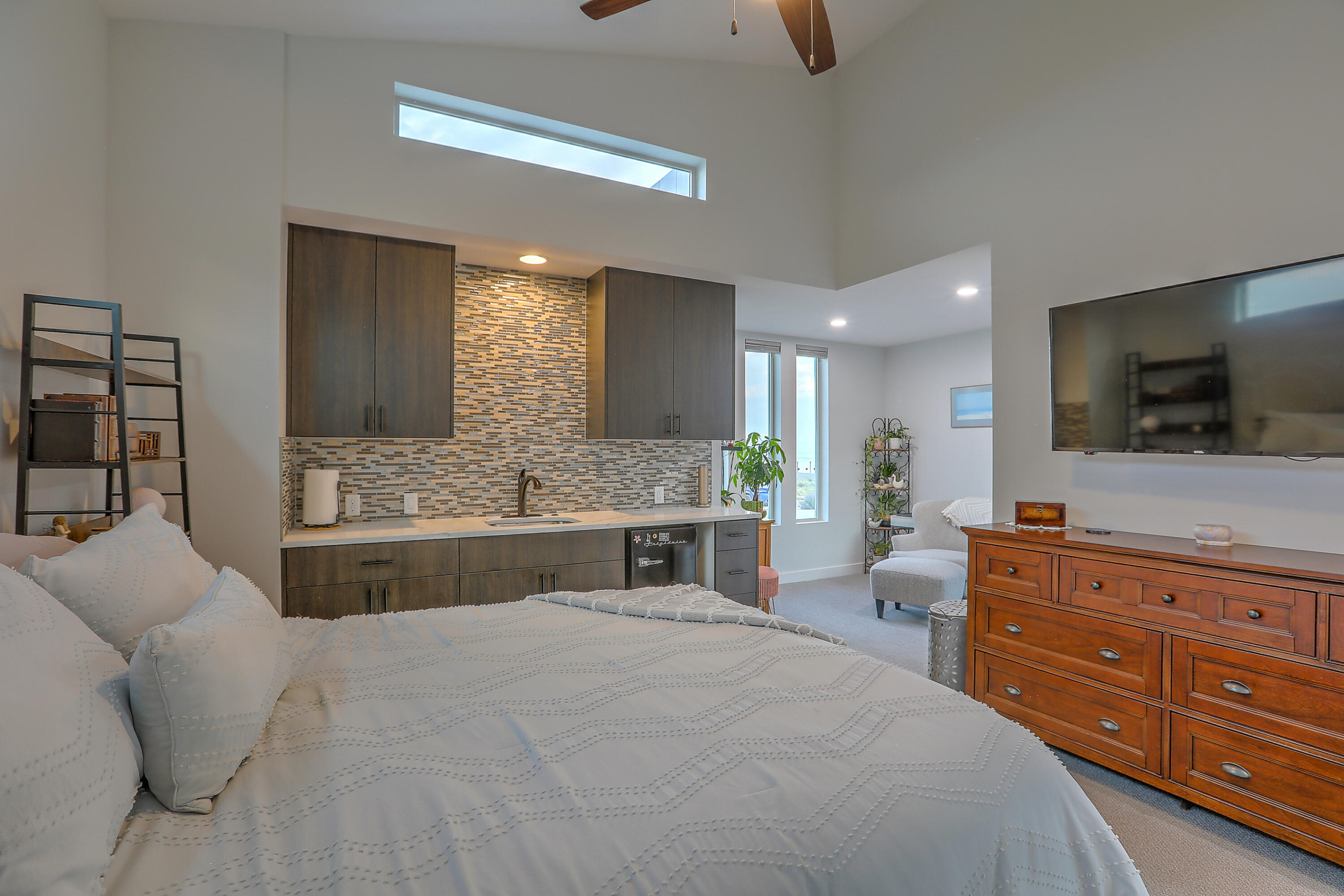 1605 AZTEC SUN Court SE