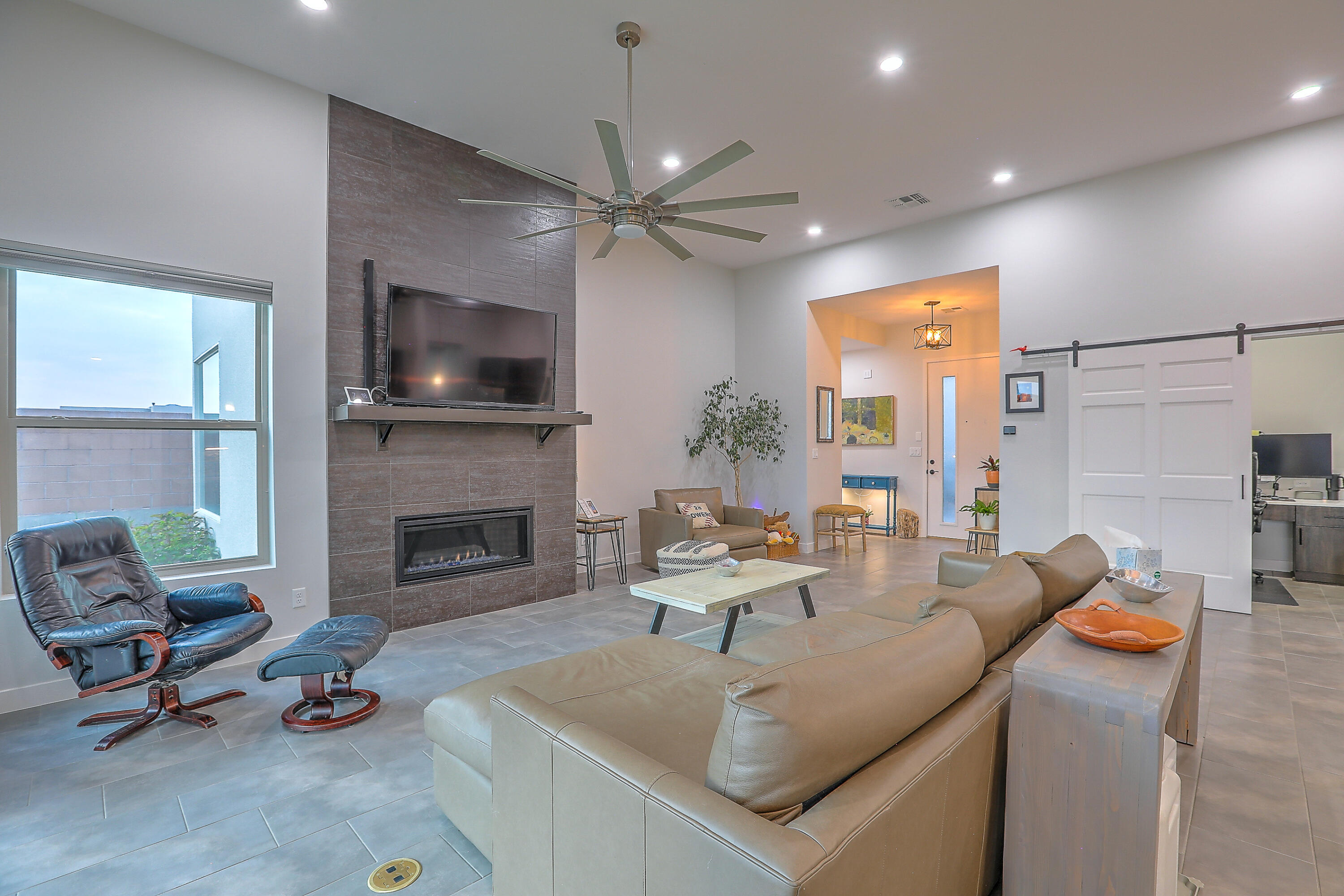 1605 AZTEC SUN Court SE