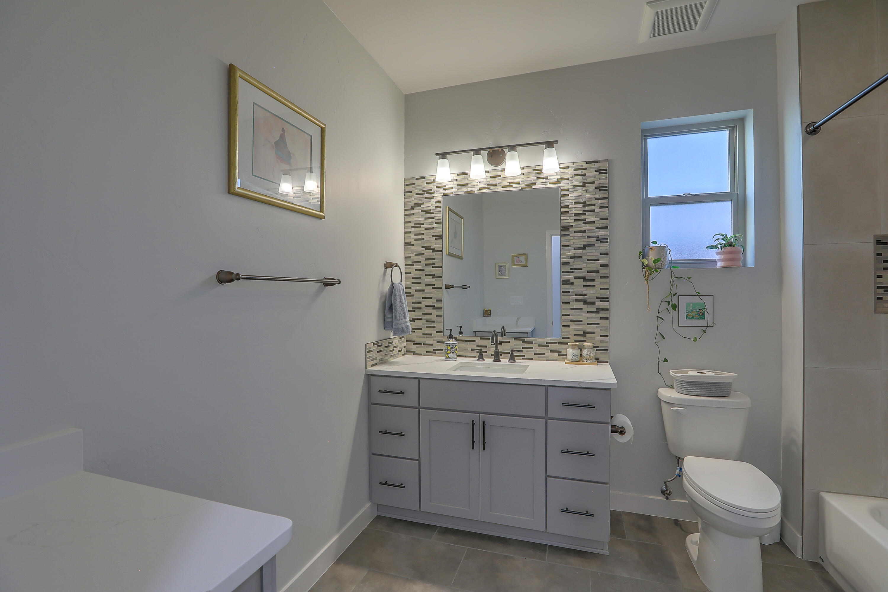 1605 AZTEC SUN Court SE