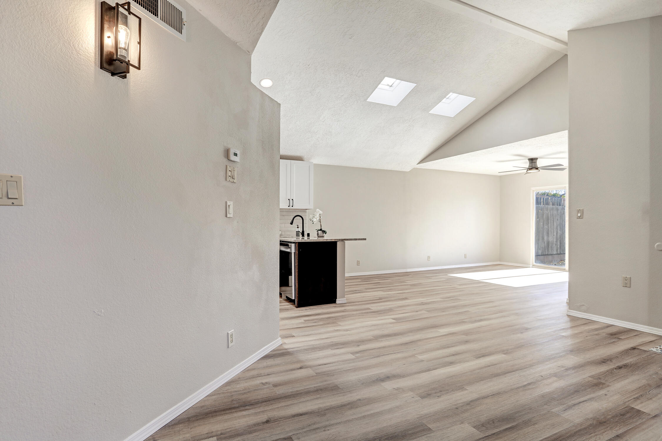 10218 OSO GRANDE Road NE