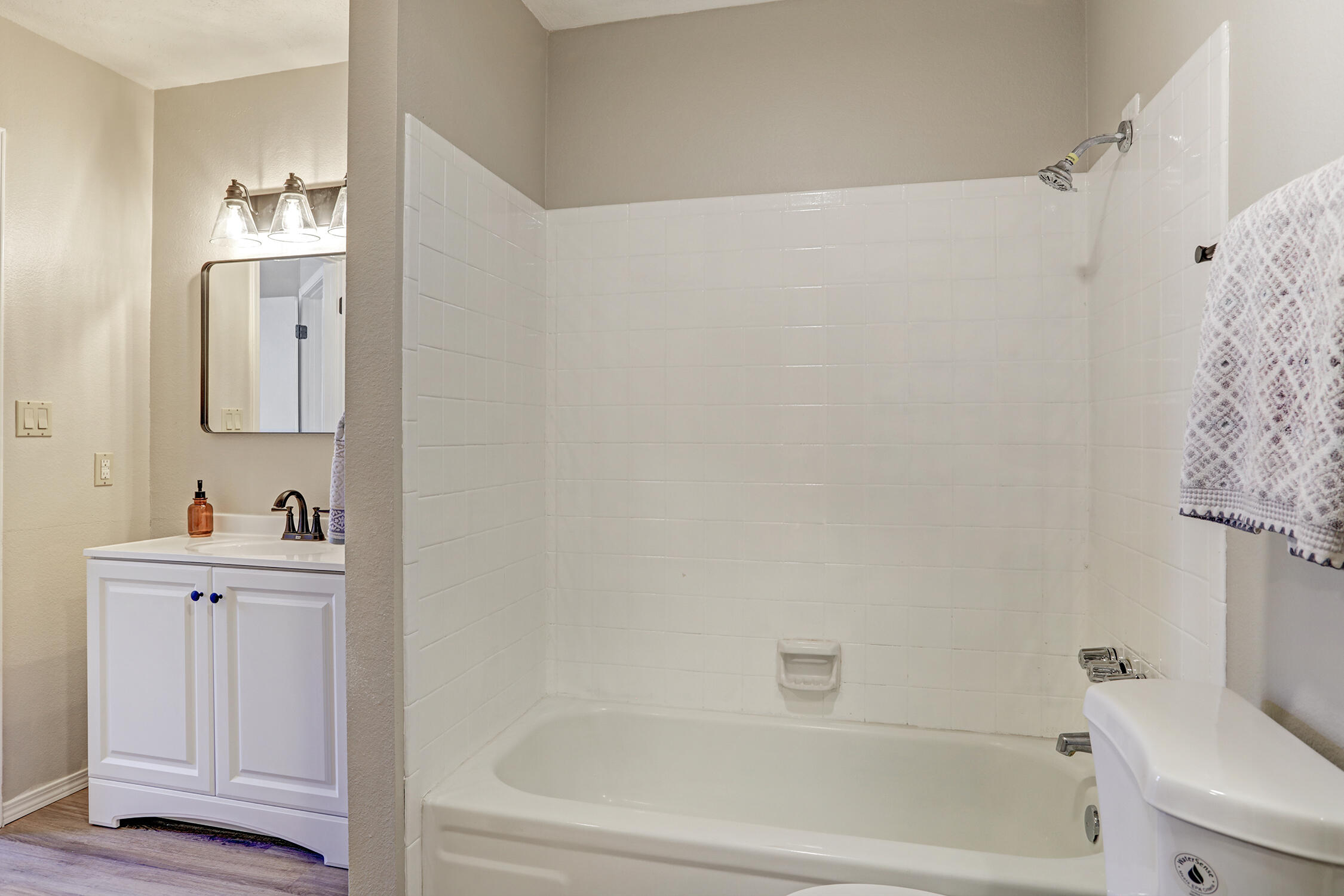 10218 OSO GRANDE Road NE