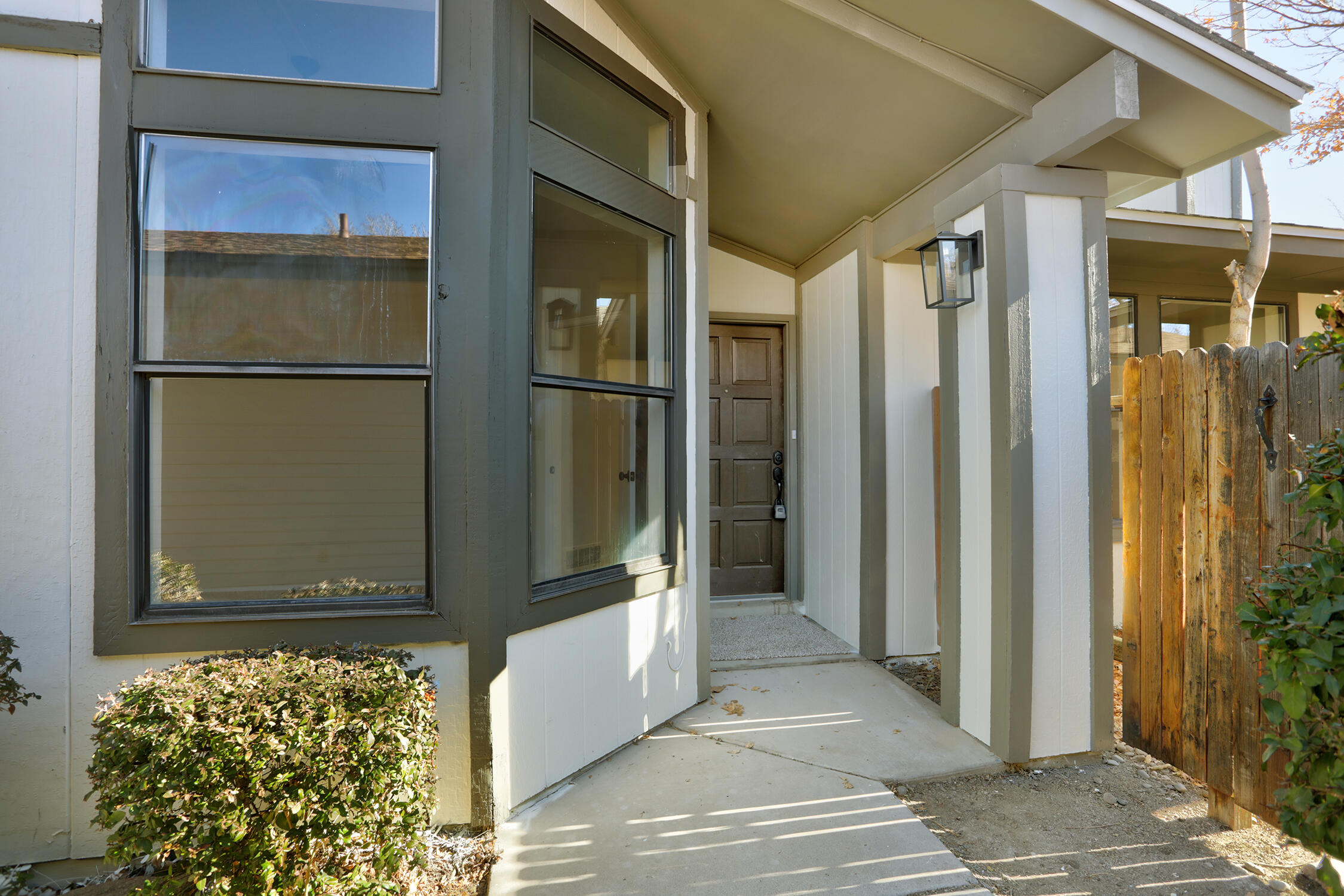 10218 OSO GRANDE Road NE