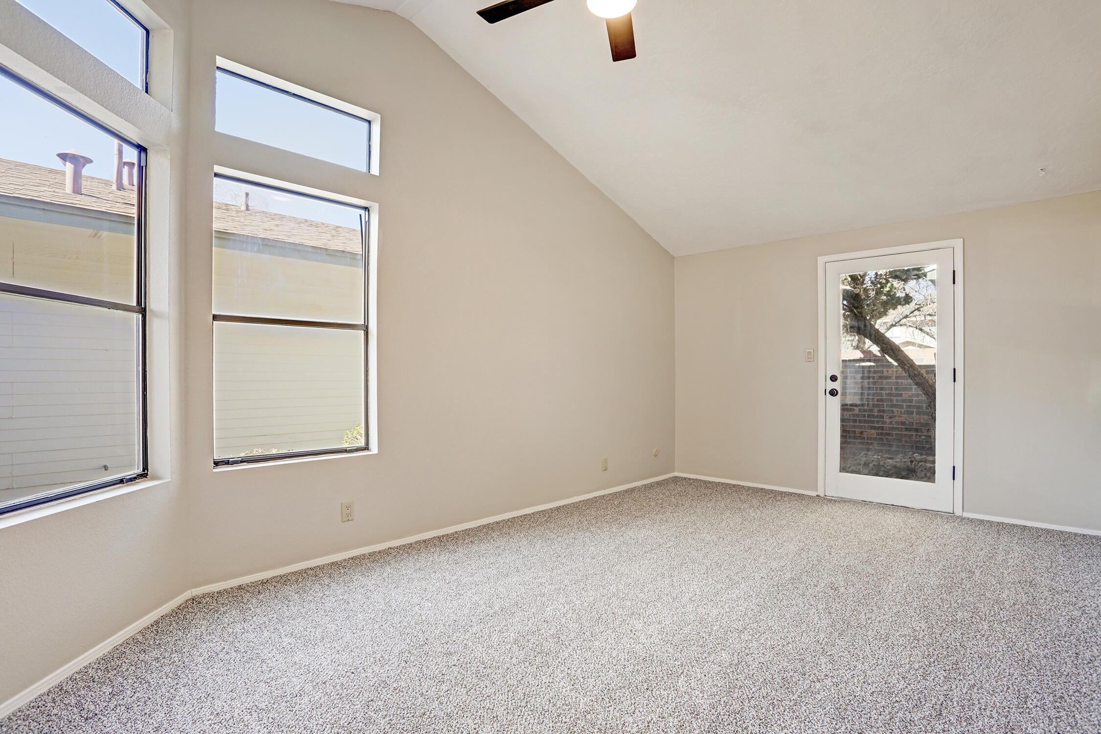 10218 OSO GRANDE Road NE