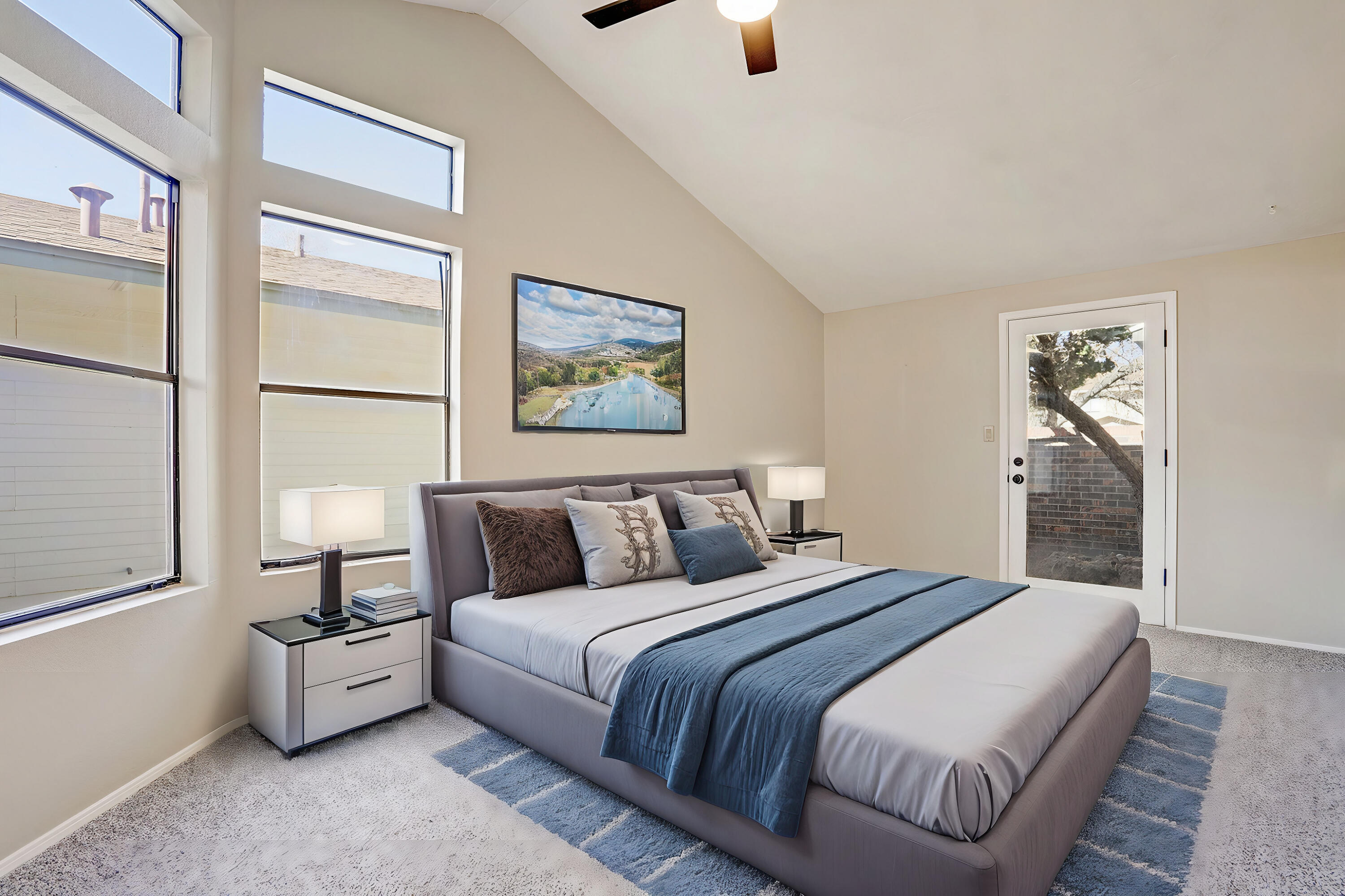 10218 OSO GRANDE Road NE