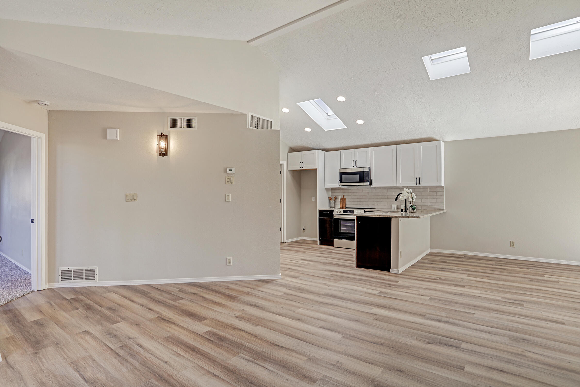 10218 OSO GRANDE Road NE