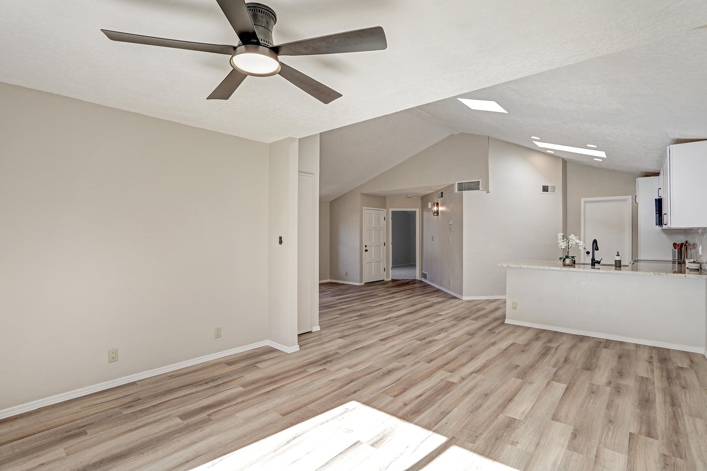 10218 OSO GRANDE Road NE