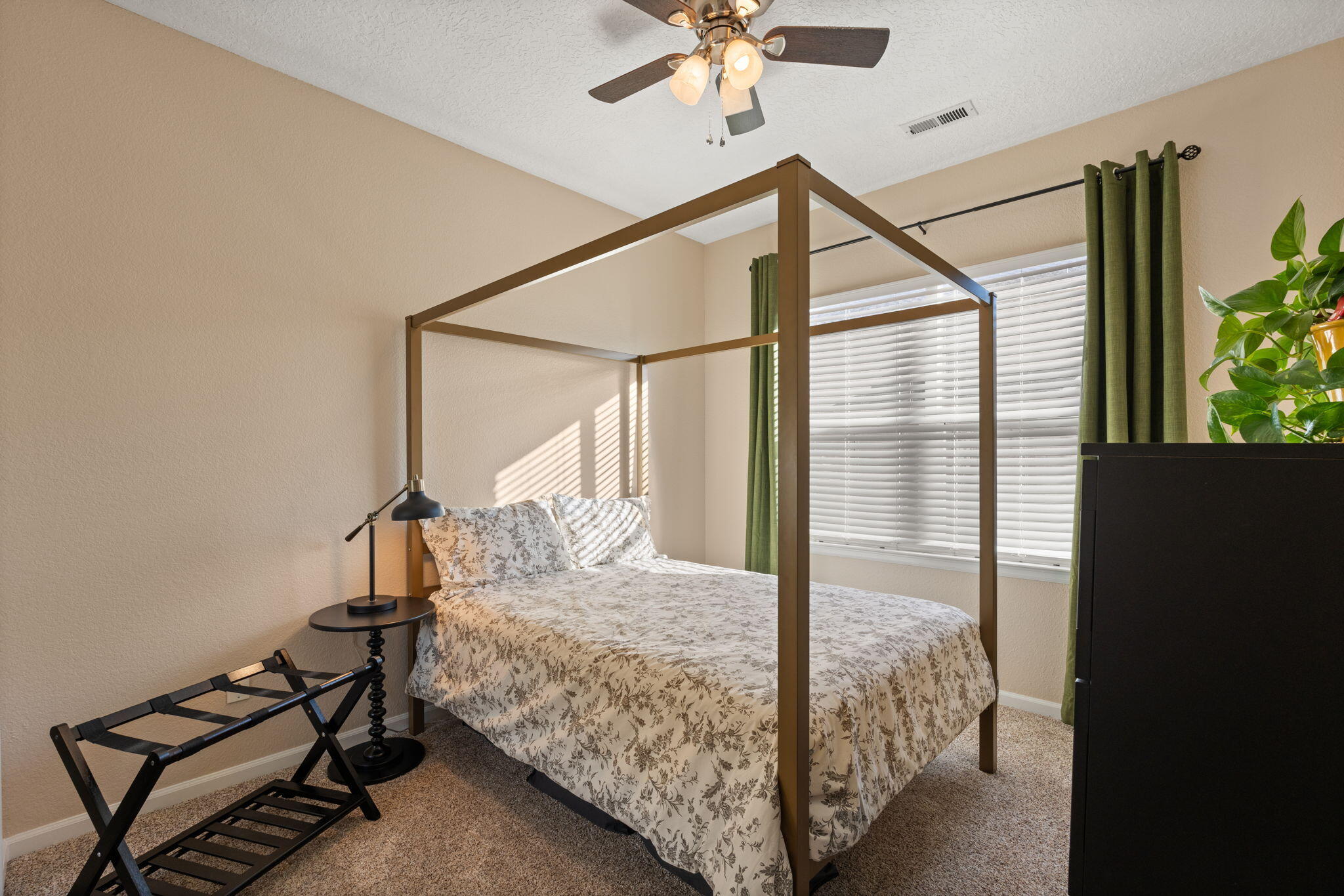 10019 Avenida Vista Sol NW