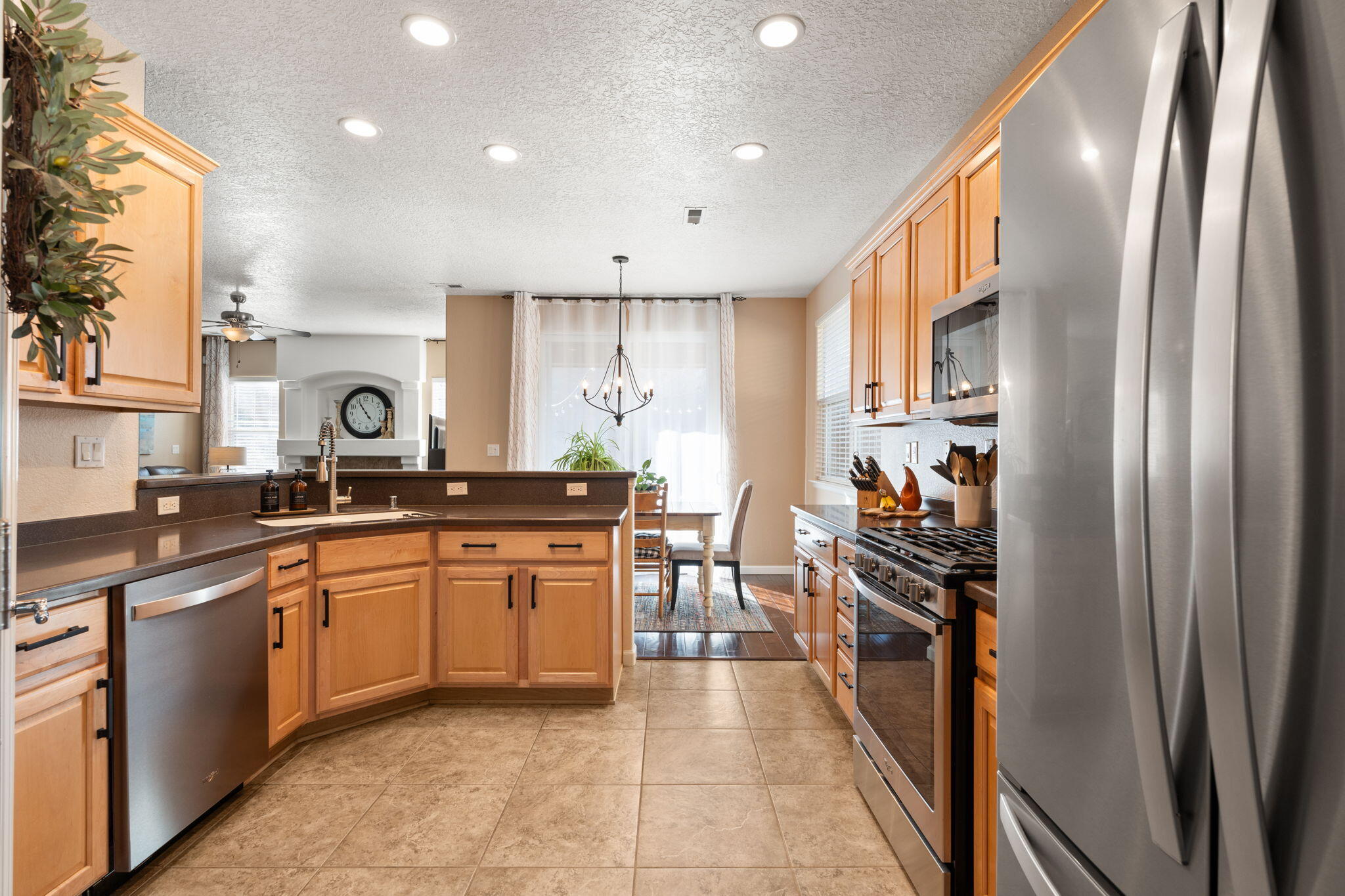 10019 Avenida Vista Sol NW