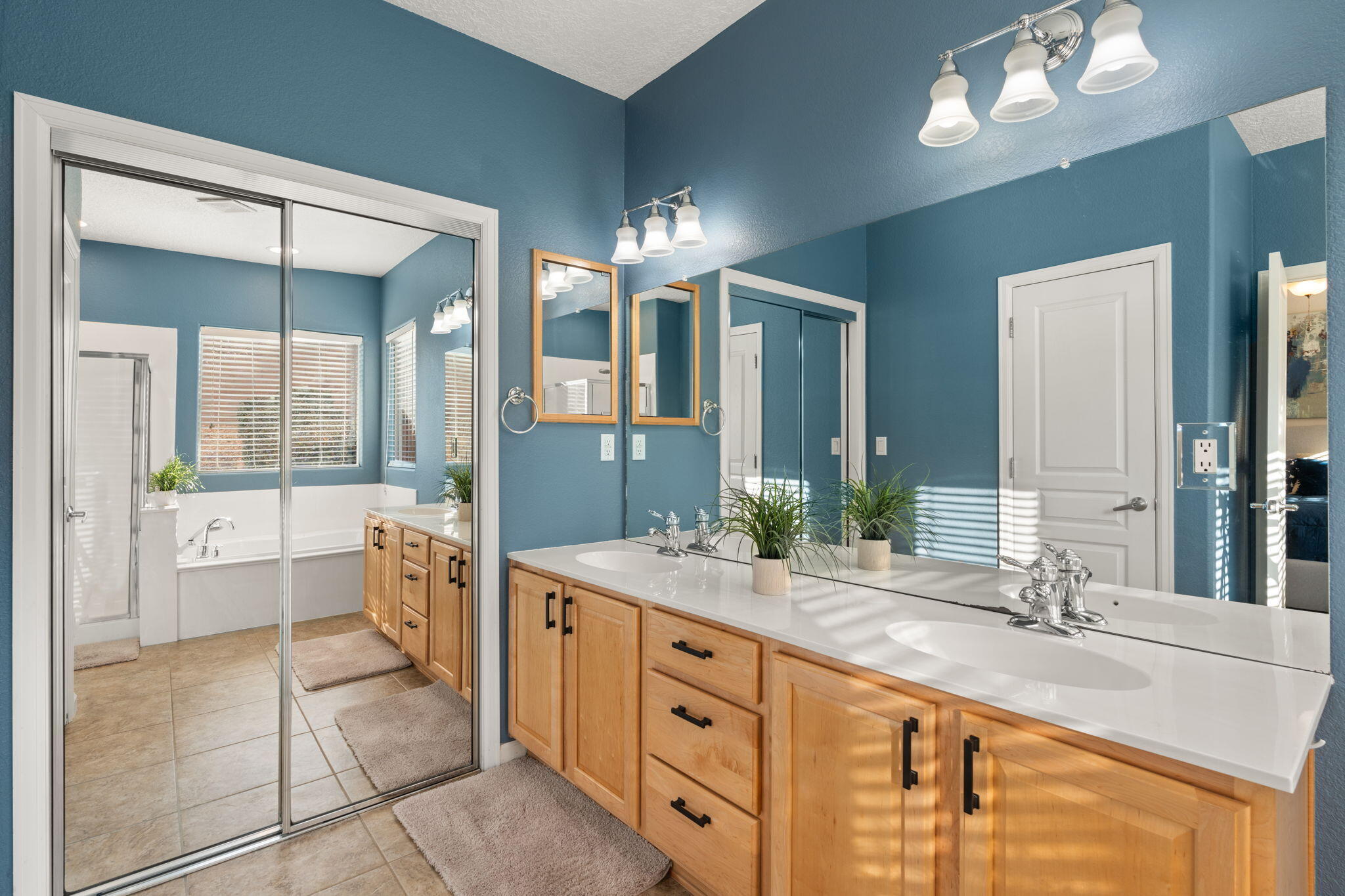 10019 Avenida Vista Sol NW