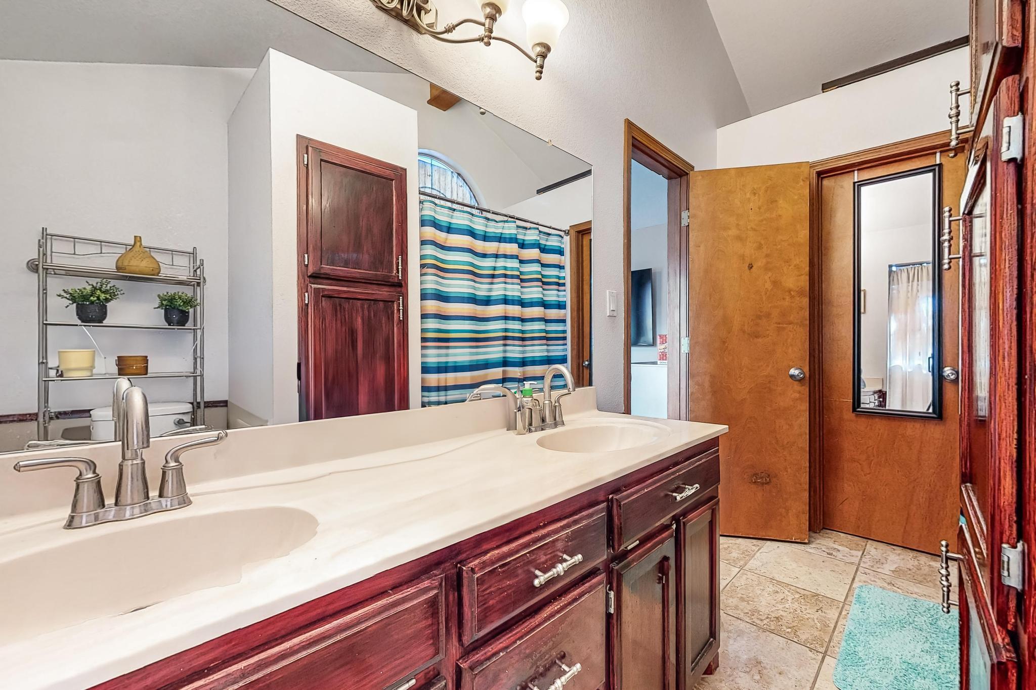 820 BRYCE CANYON Street SE