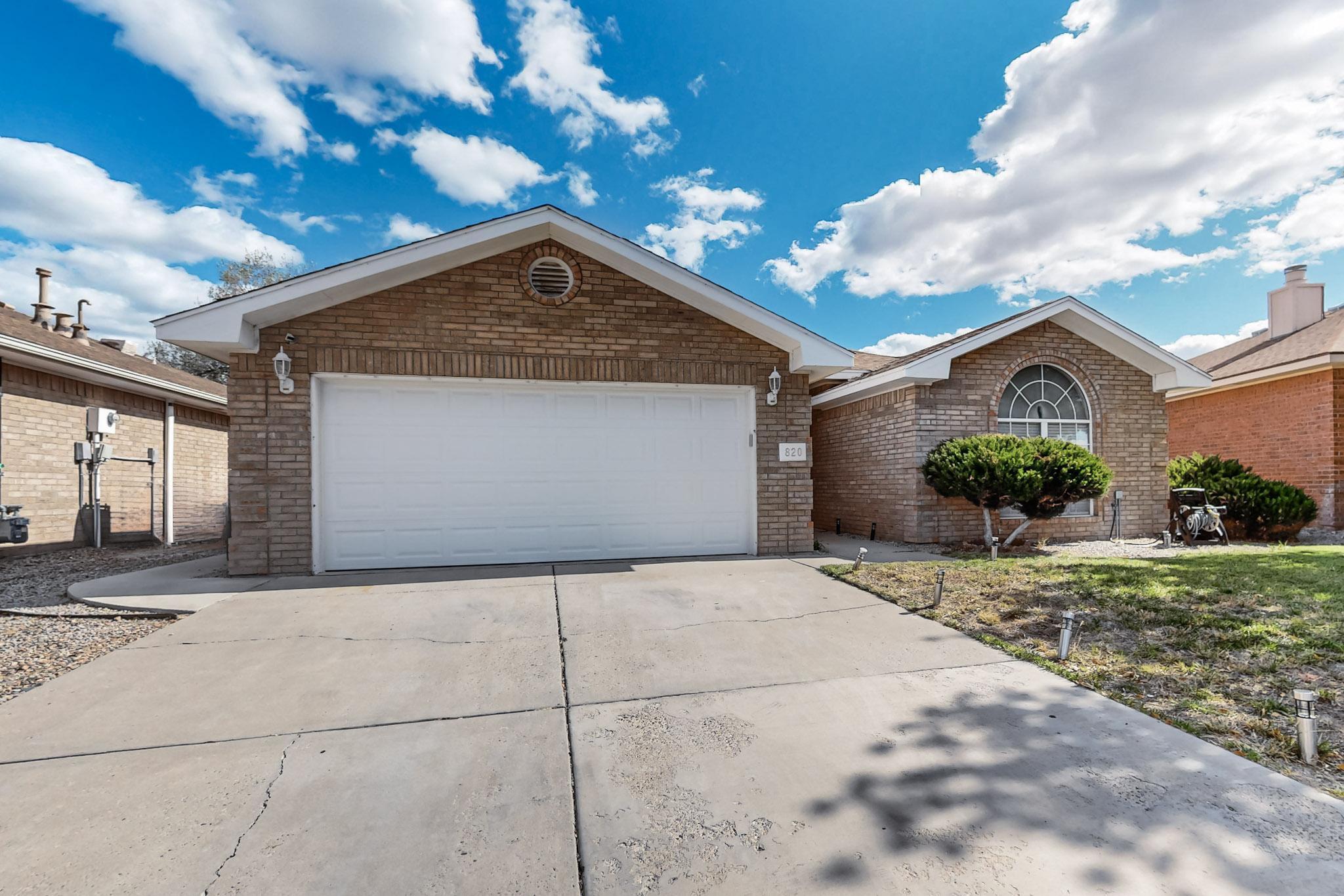 820 BRYCE CANYON Street SE