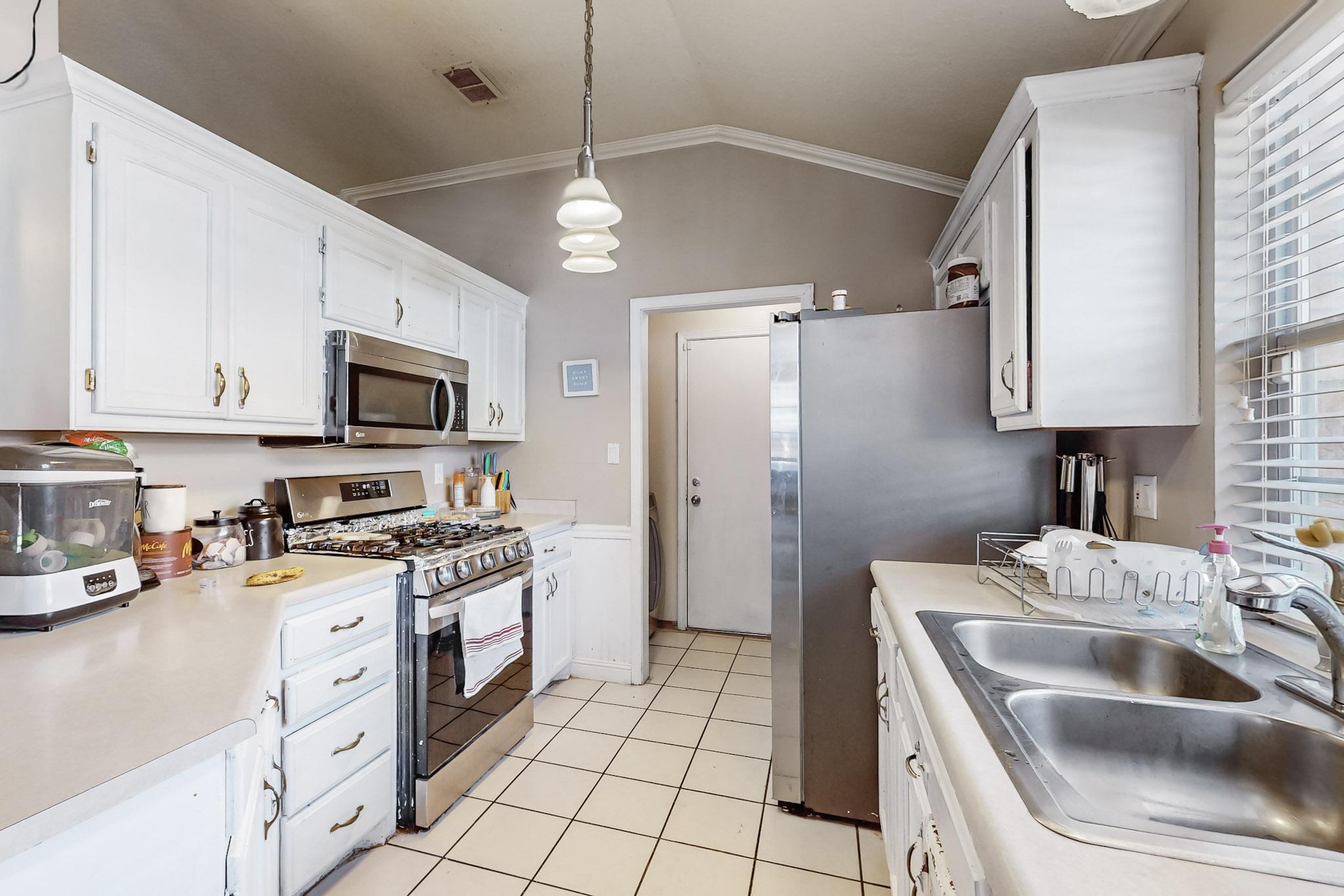 820 BRYCE CANYON Street SE