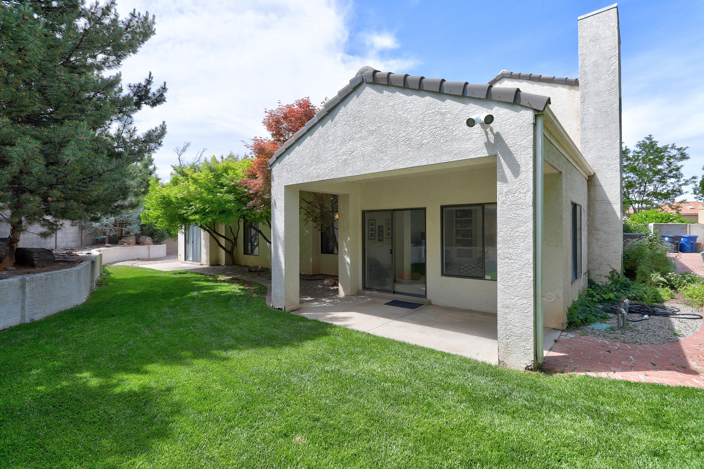 6612 BEAU CHENE NE